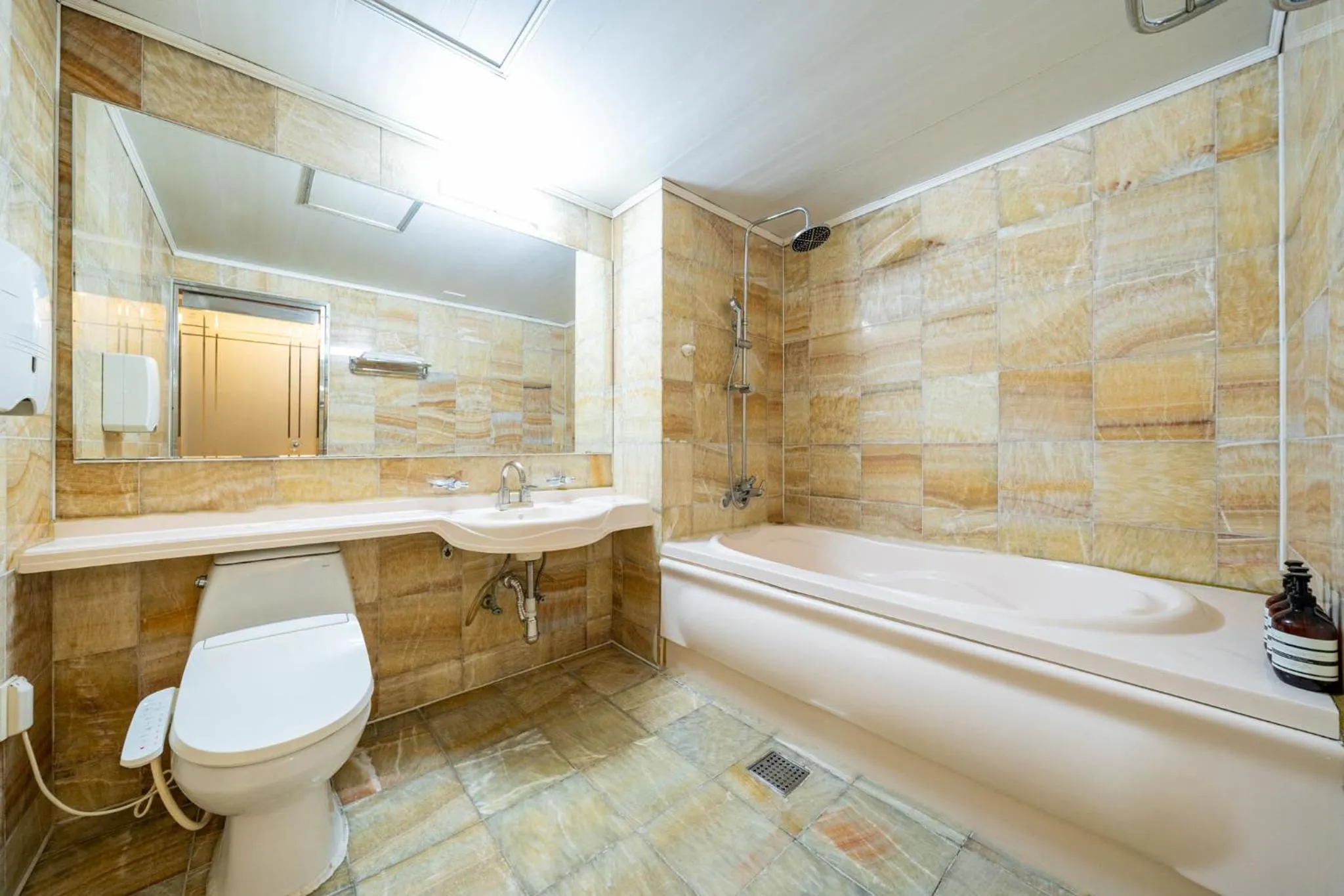 Bath in incheon Airport Hotel June