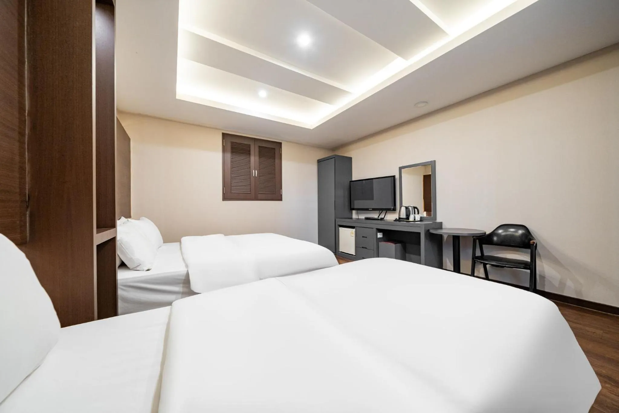 Bed in incheon Airport Hotel June