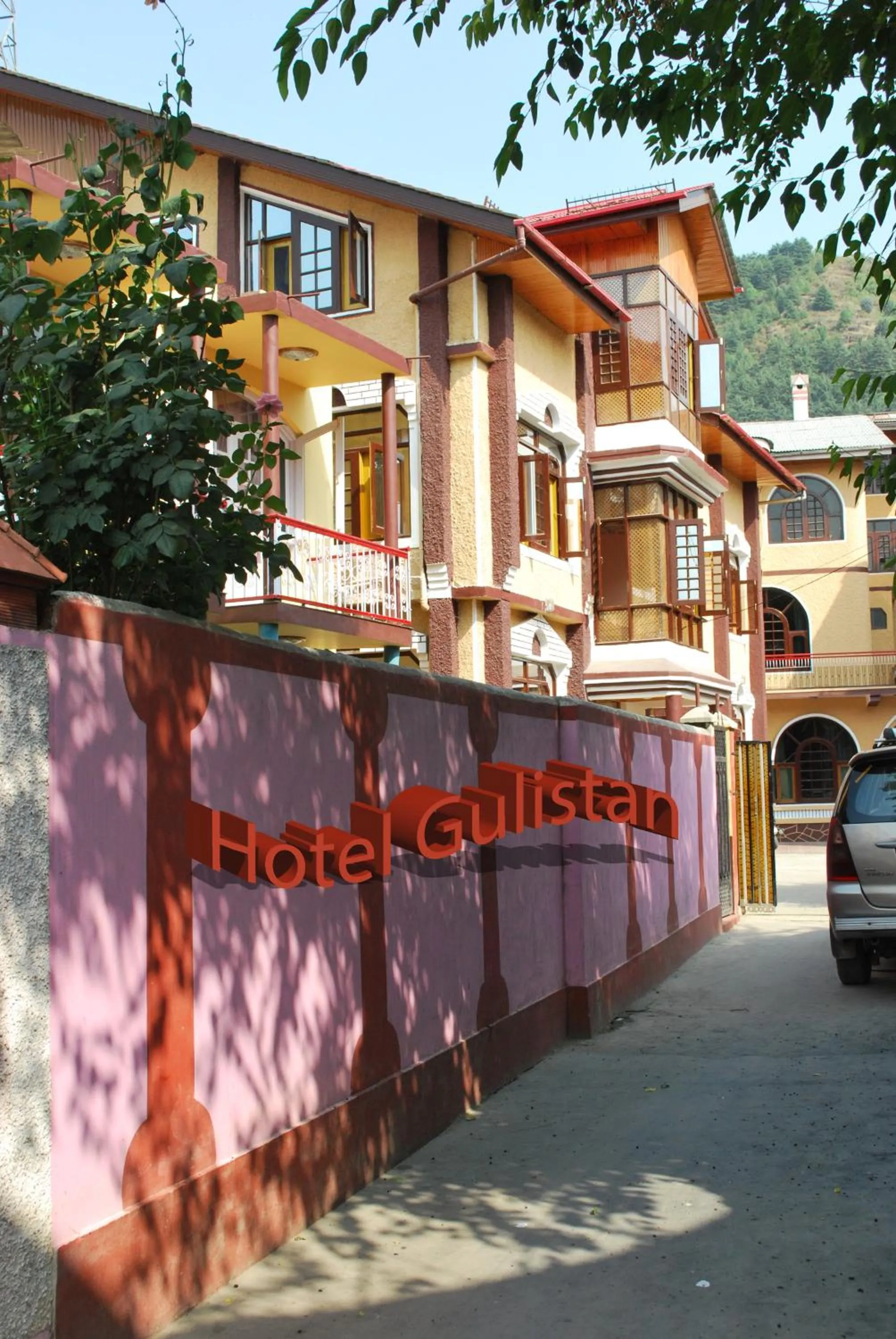 Facade/entrance in Hotel Gulistan