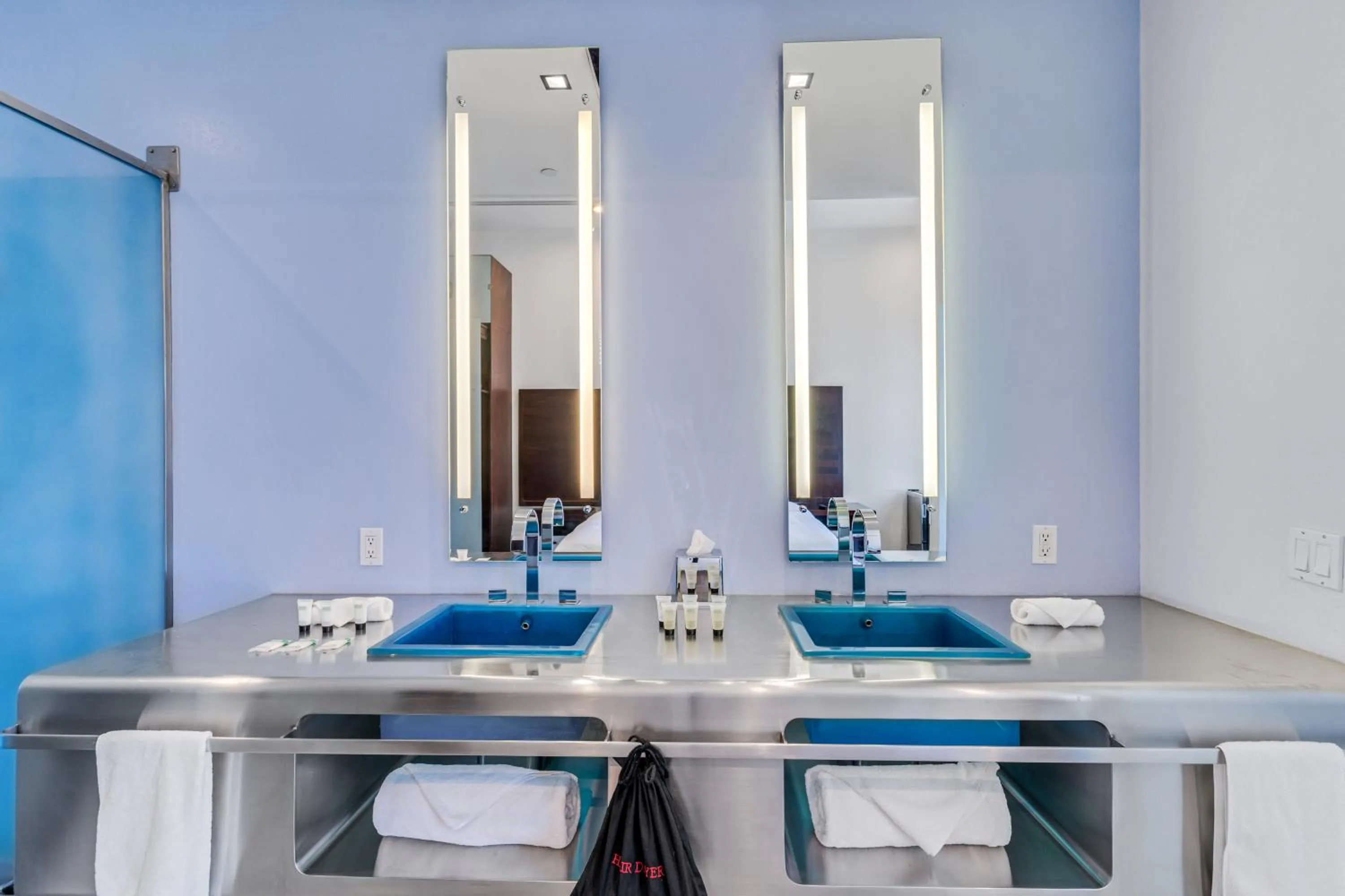 Bathroom in The Keating