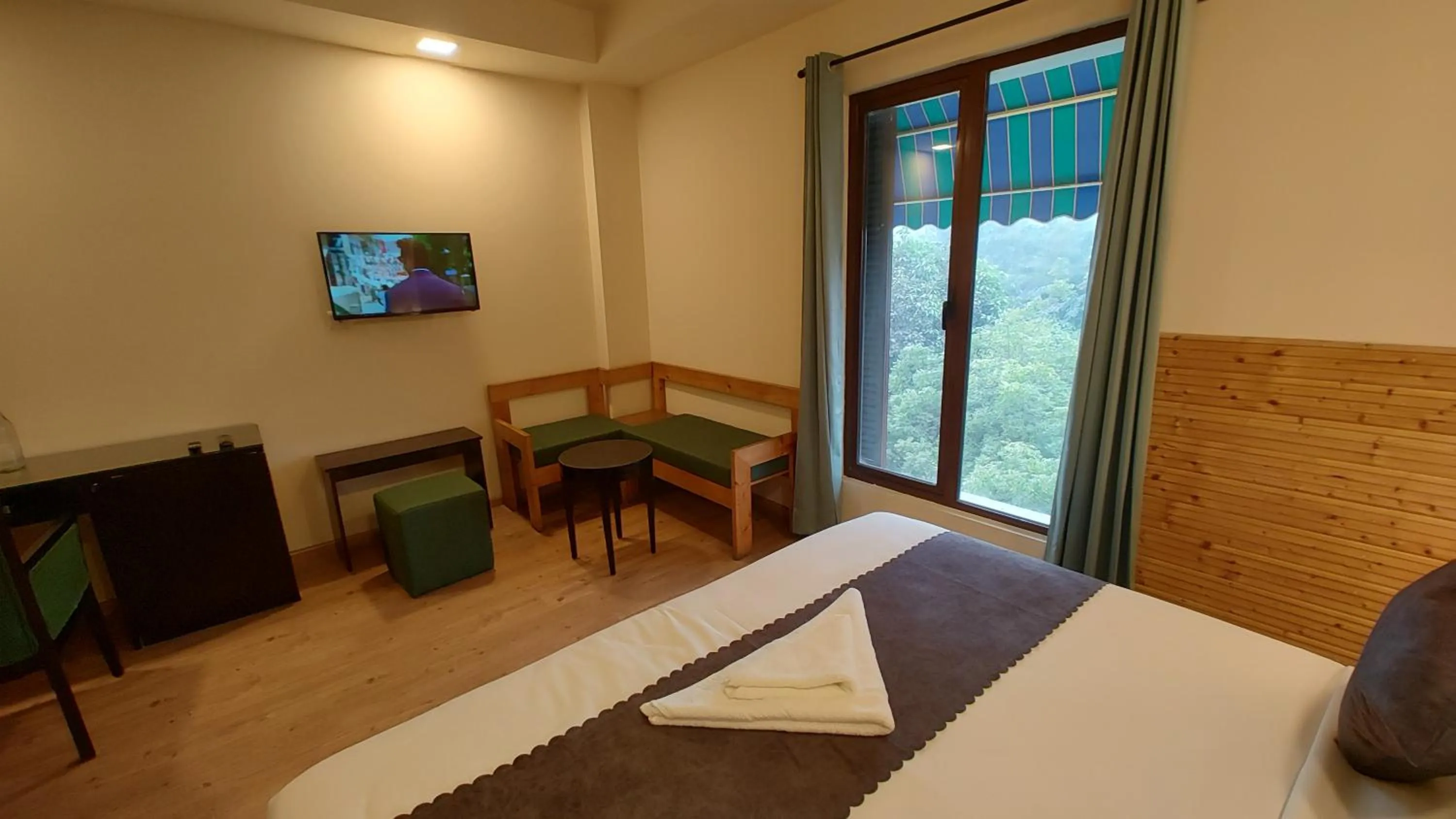 Communal lounge/ TV room in Saltstayz Thyme Sukhdev Vihar, New Delhi