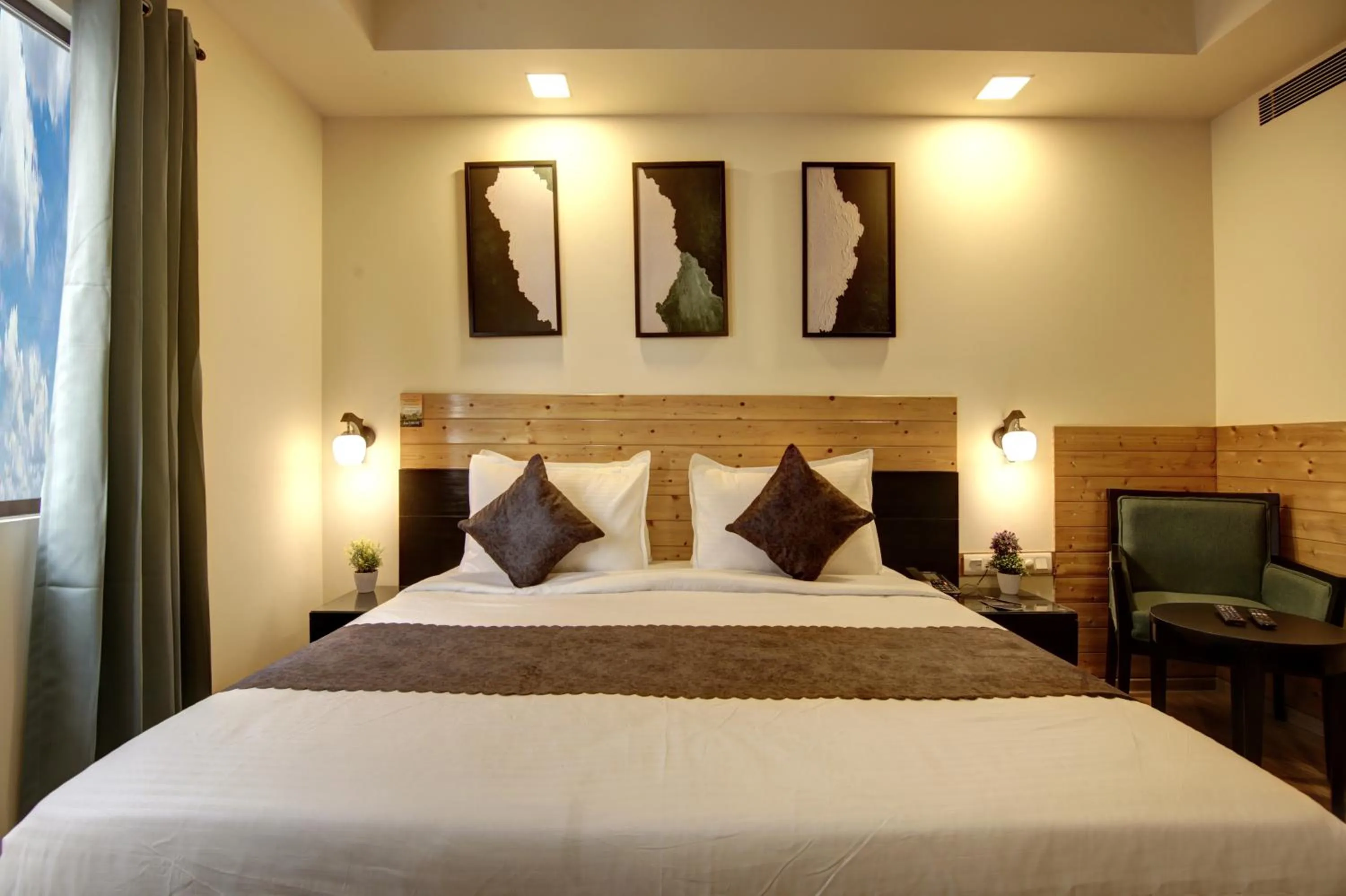 Bed in Saltstayz Thyme Sukhdev Vihar, New Delhi