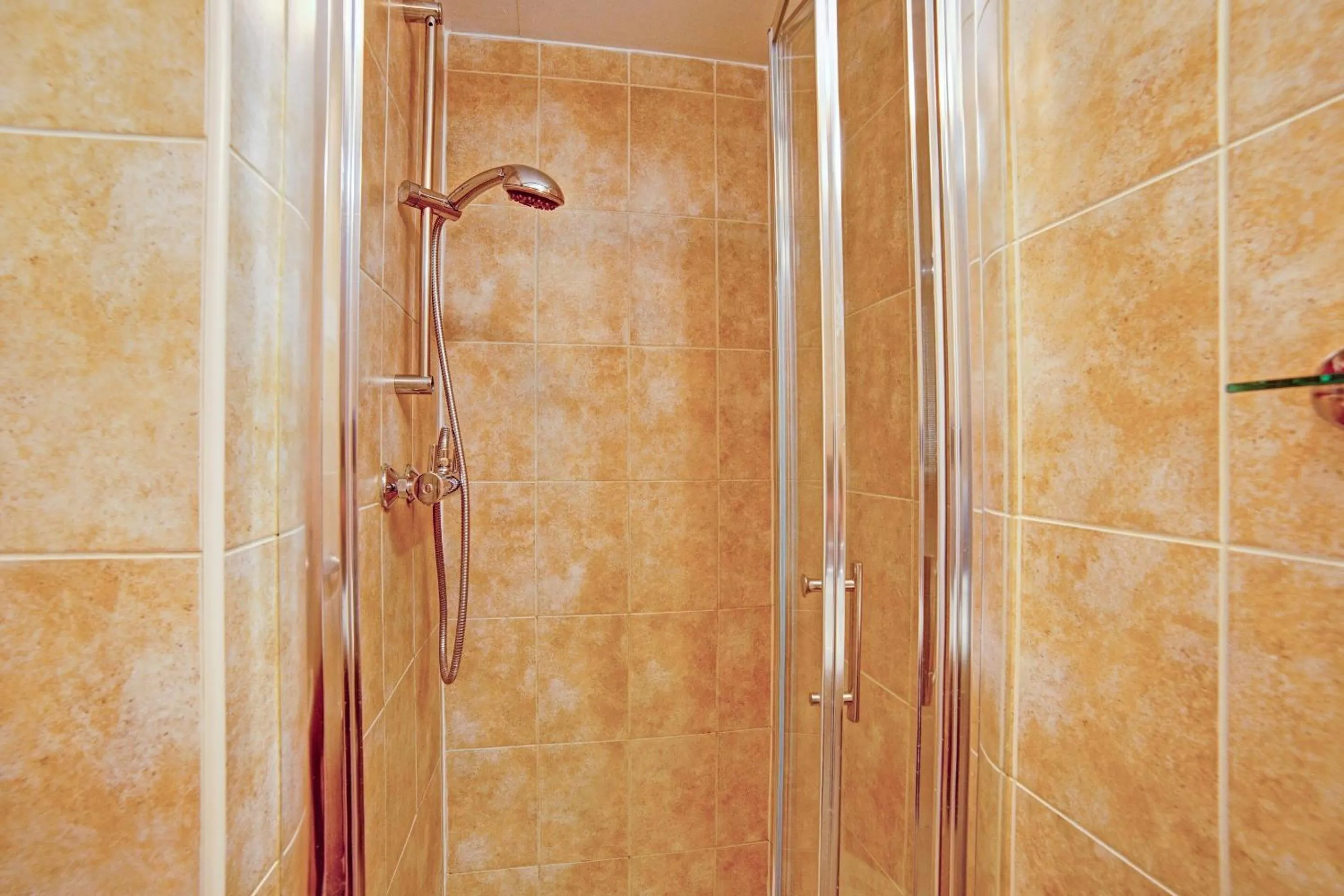 Bathroom in The Gullivers Hotel