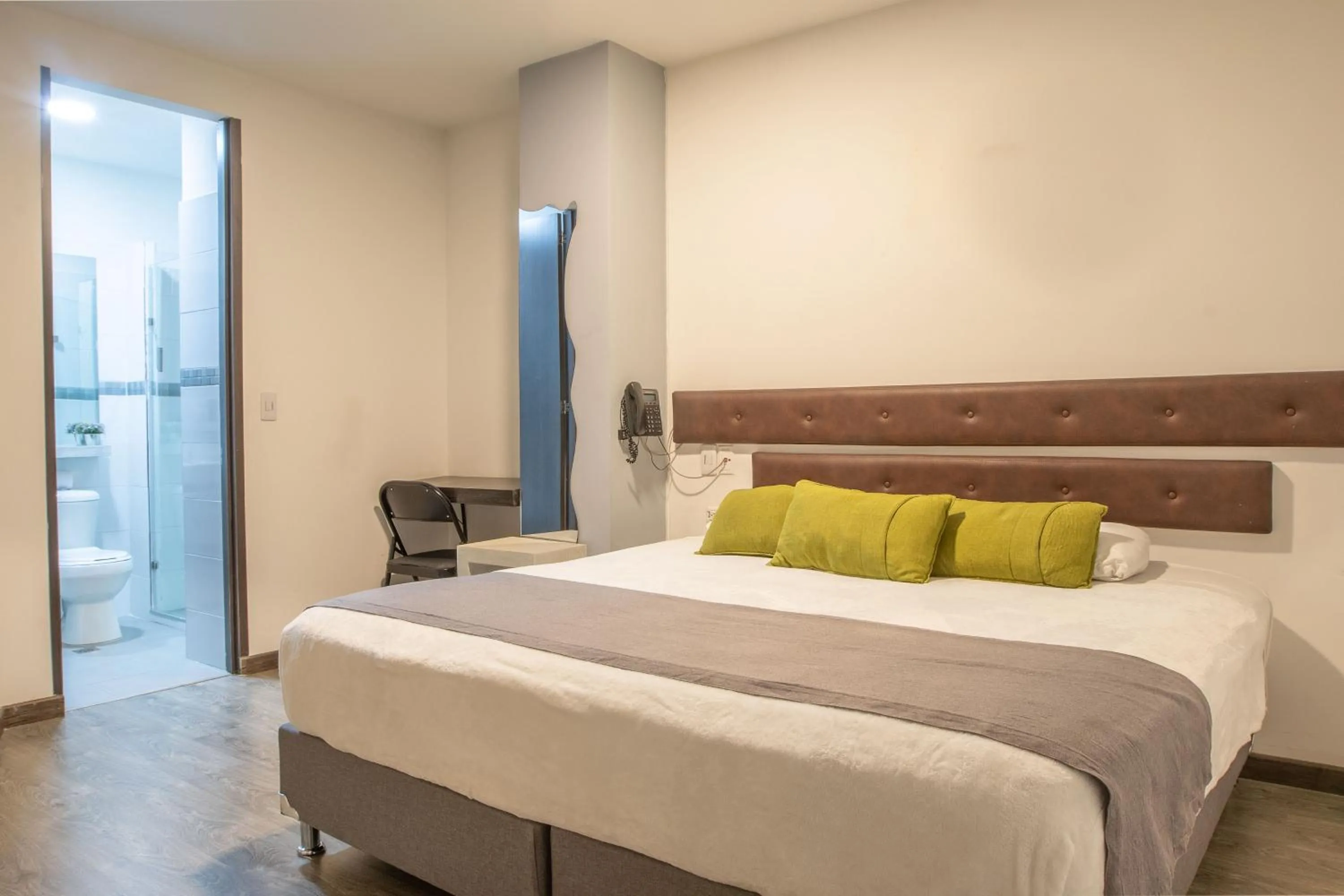 Bedroom, Bed in Hotel Wess