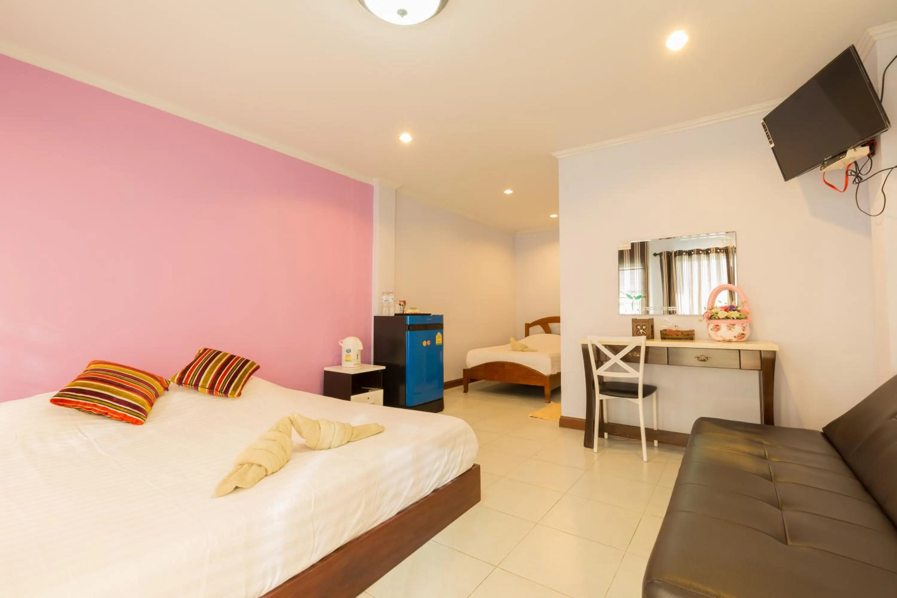 Bed in Mhork Buri Resort