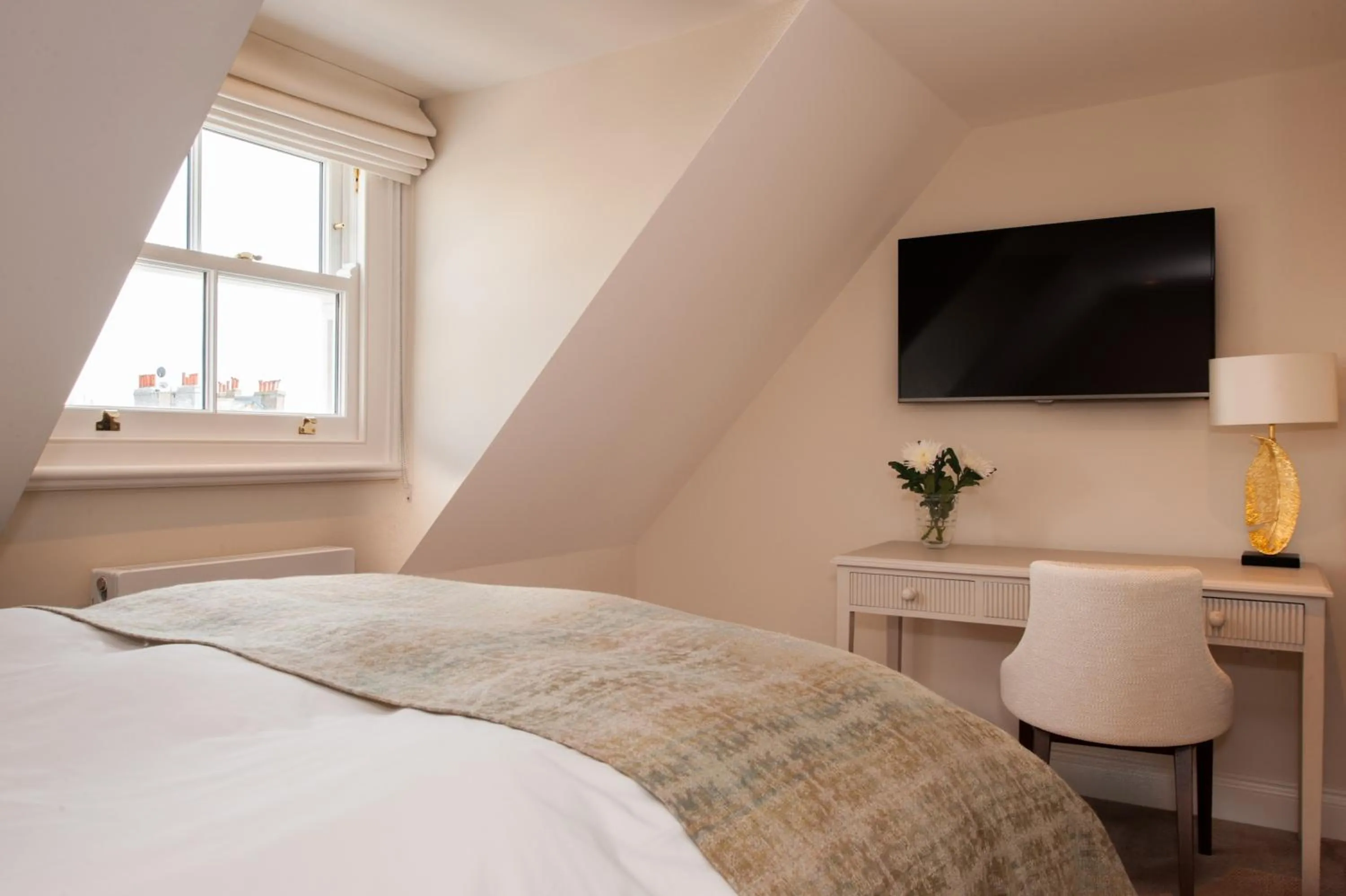 Bed in The Charm Brighton Boutique Hotel & Spa