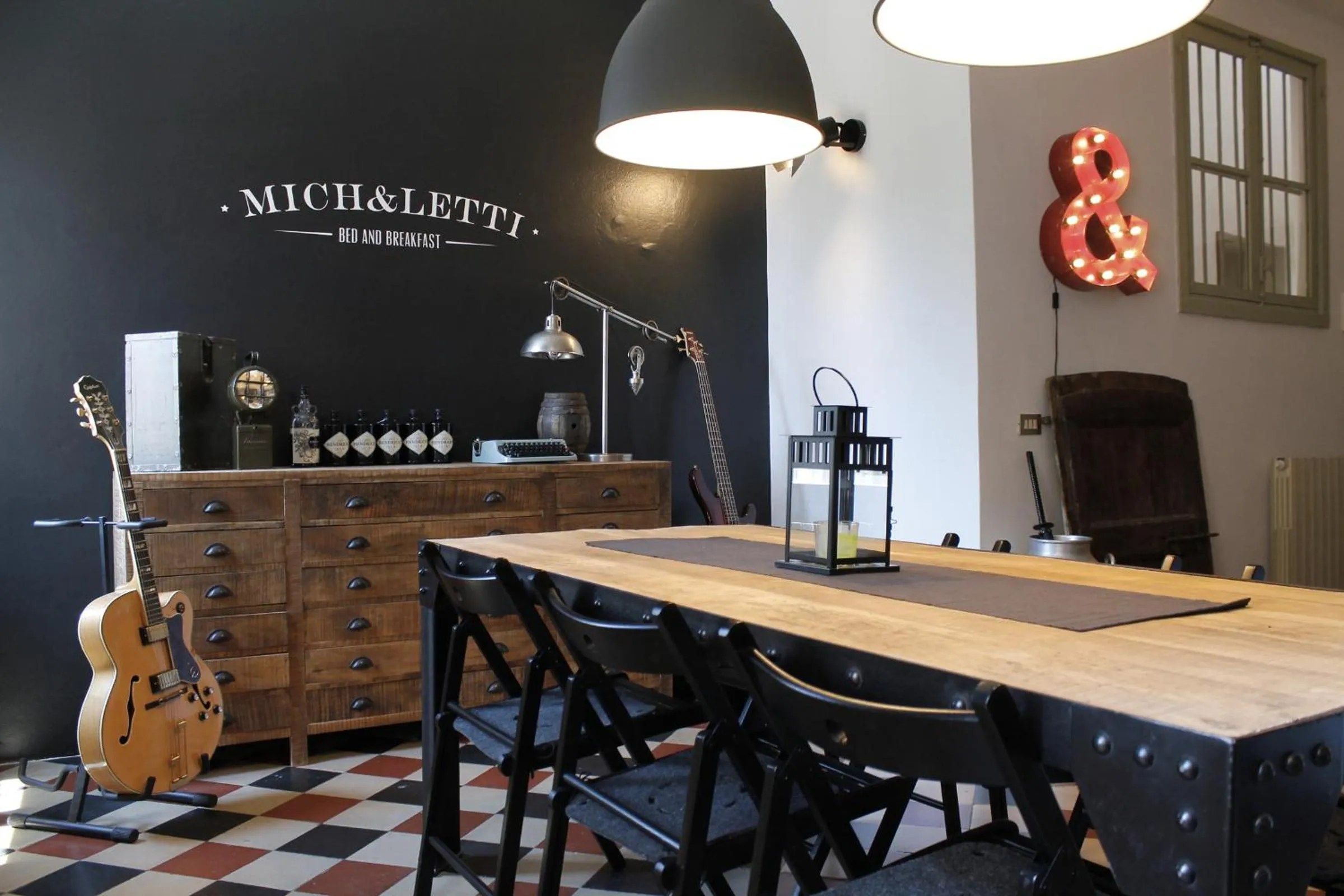 Property logo or sign in Mich&Letti