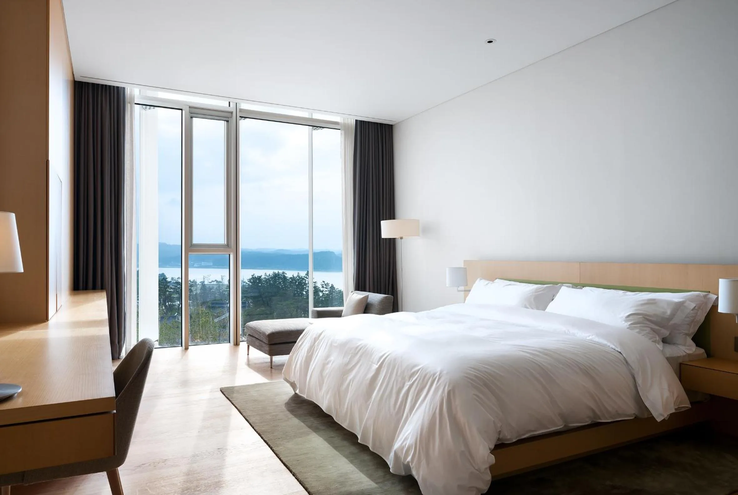 Bed in SEAMARQ HOTEL