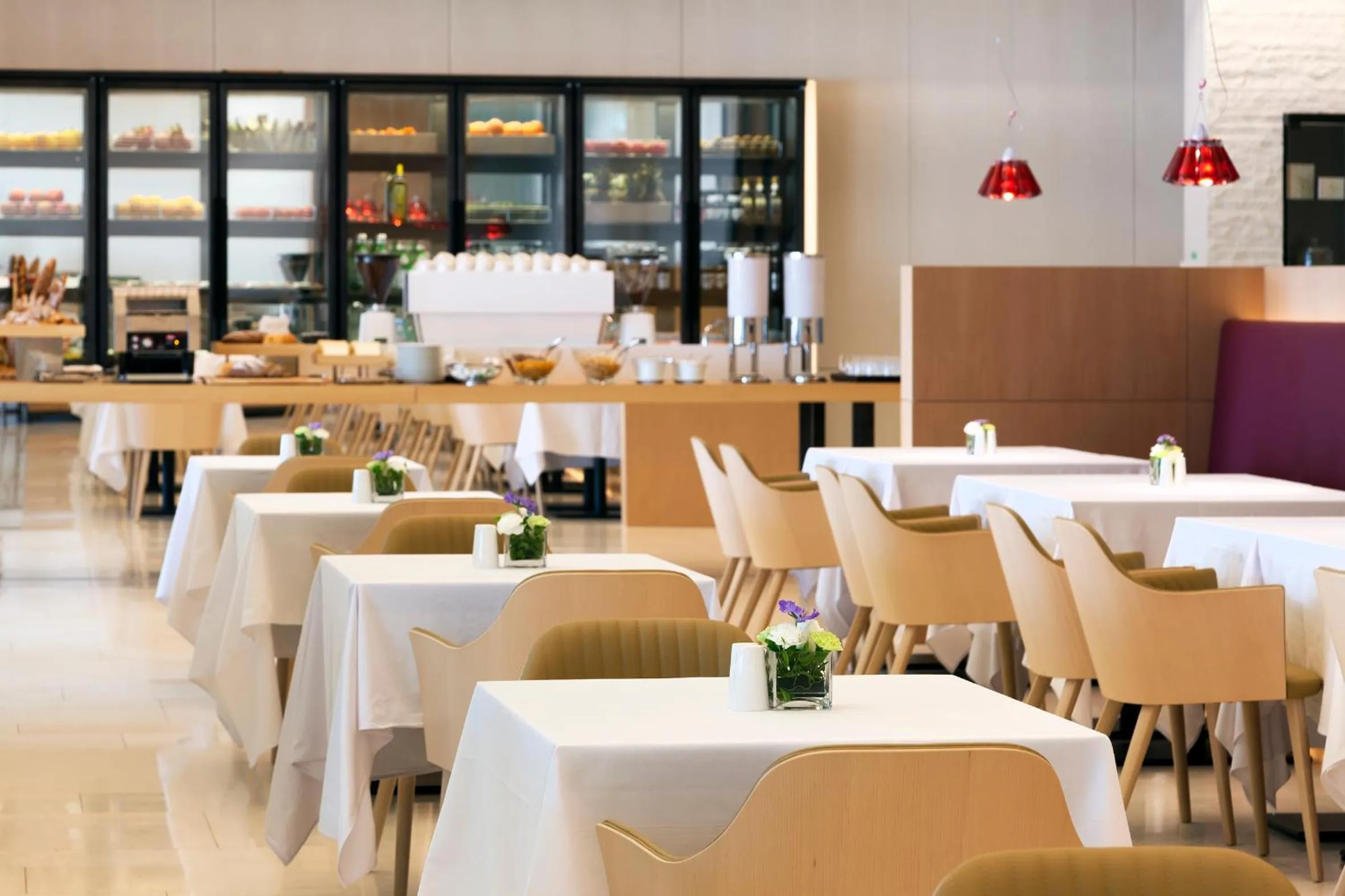 Restaurant/places to eat in SEAMARQ HOTEL