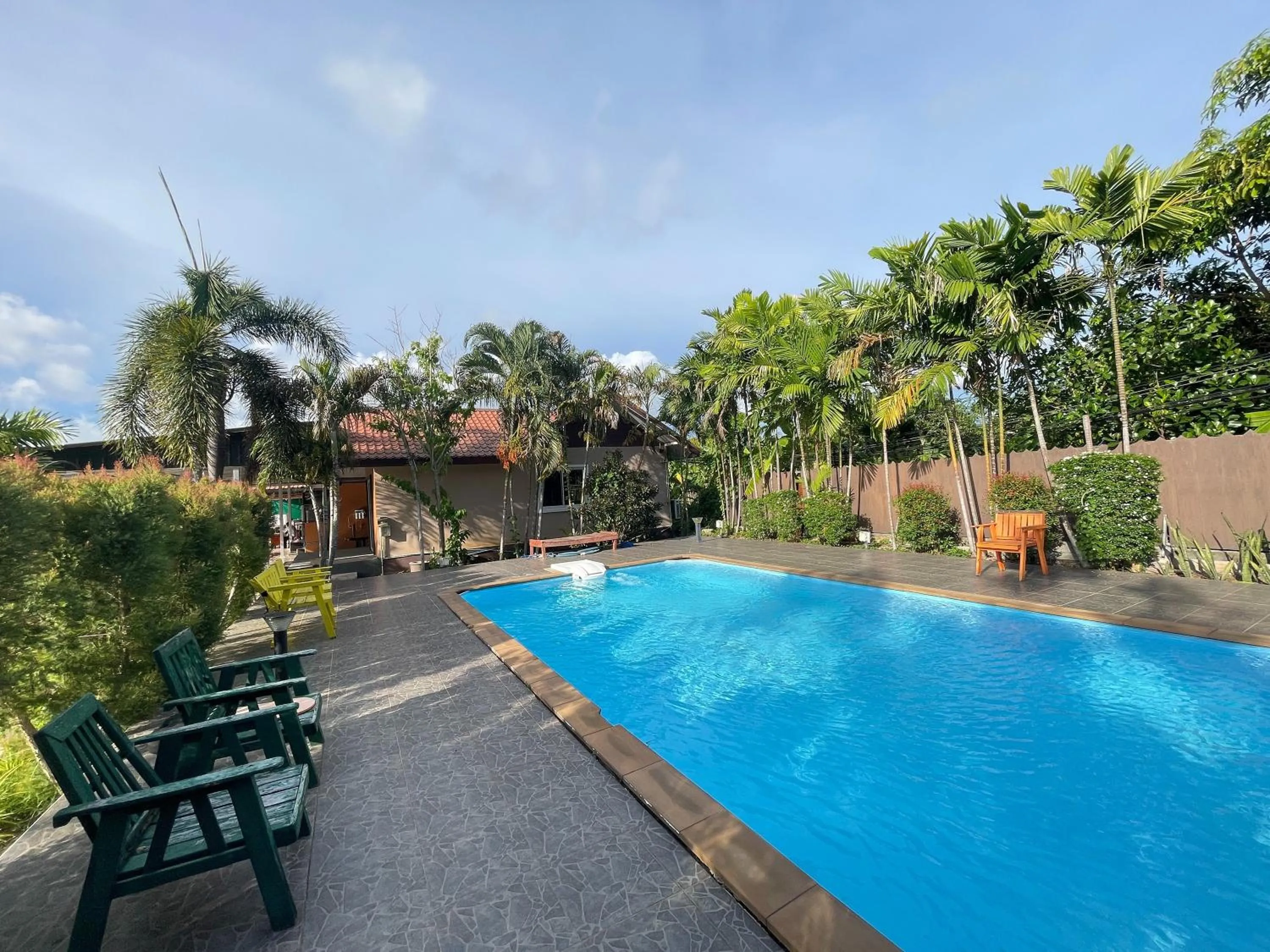 Swimming pool in Oh Taley Resort