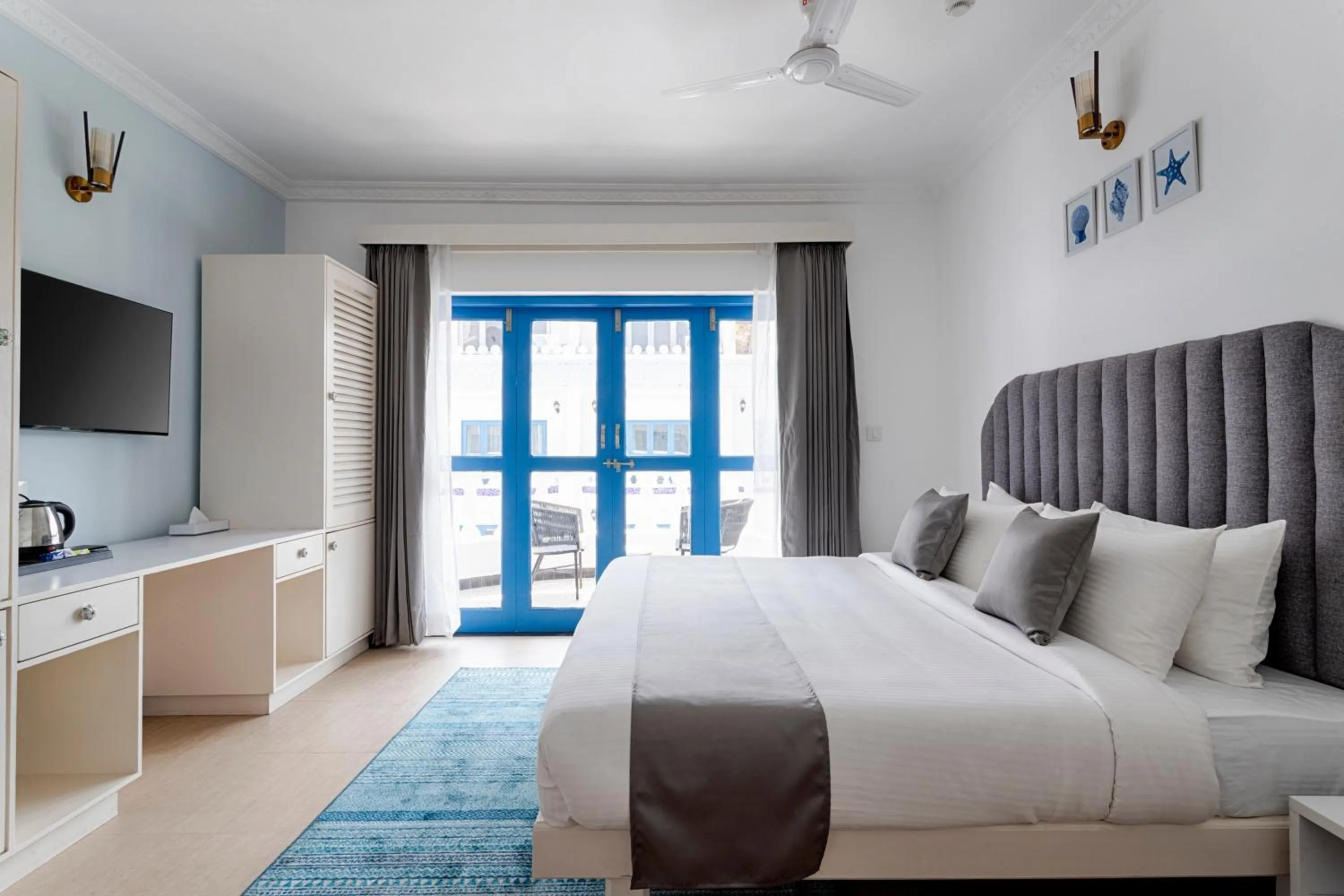 Photo of the whole room, Bed in Azalea by Stone Wood Premier