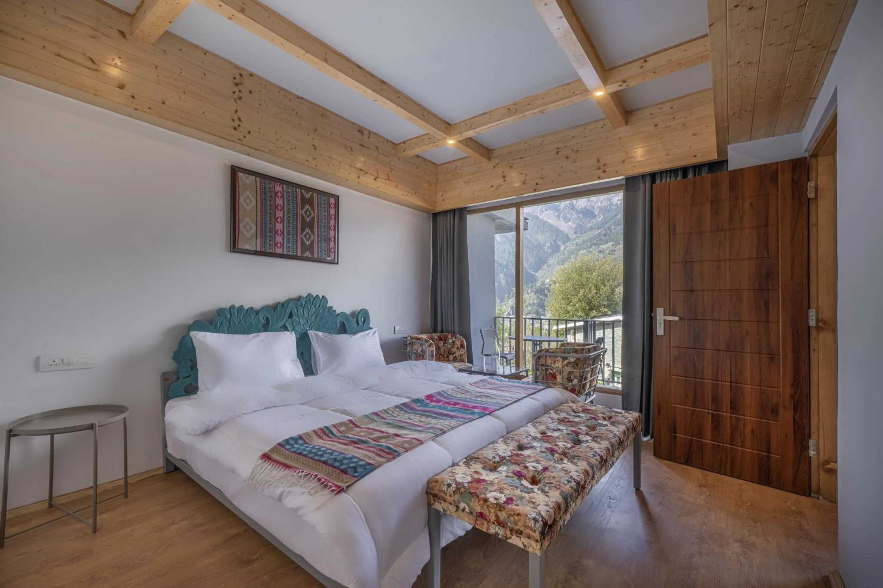 Bed in Echor Himalayan Heights Luxe Manali