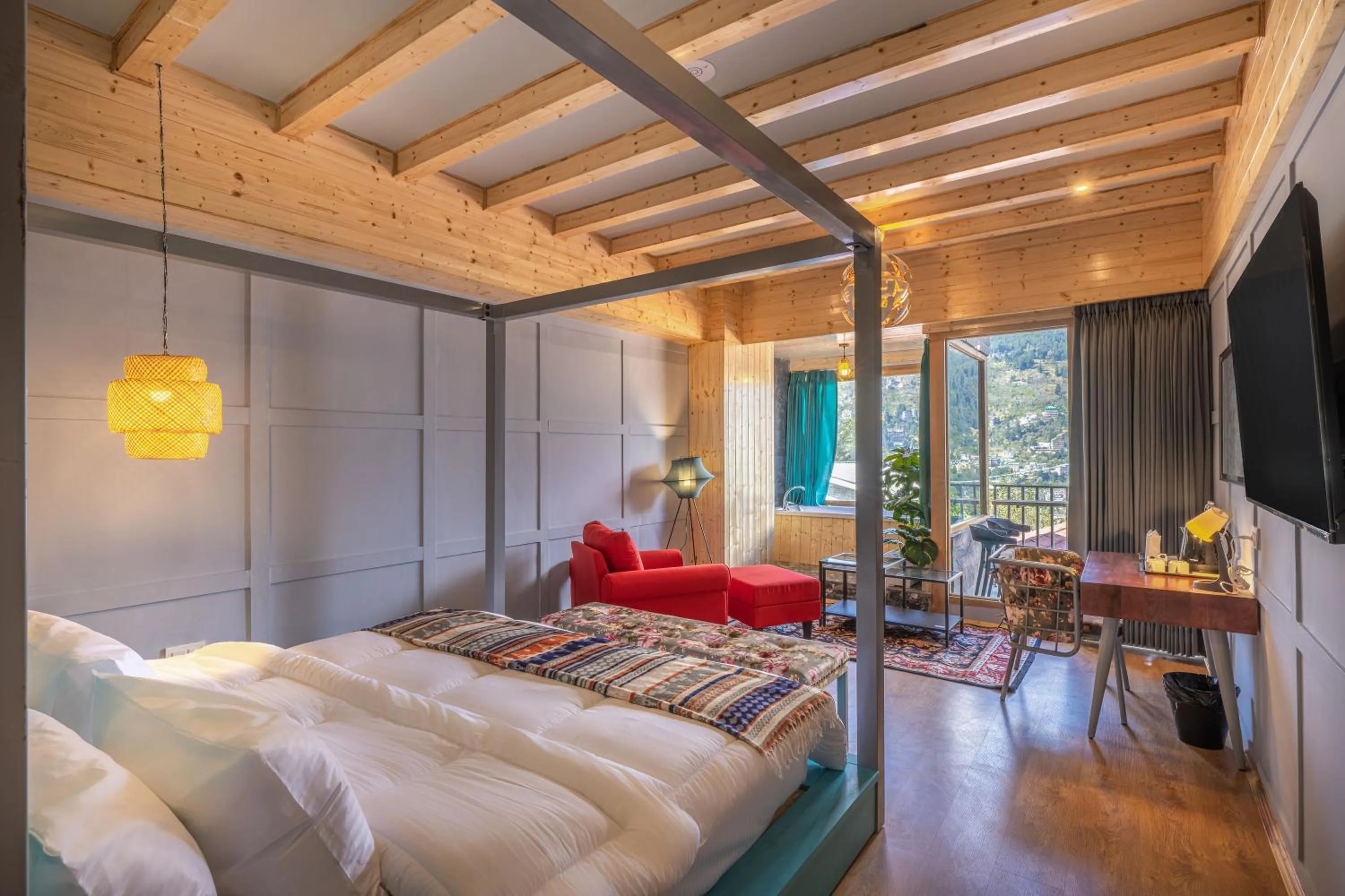 Bed in Echor Himalayan Heights Luxe Manali