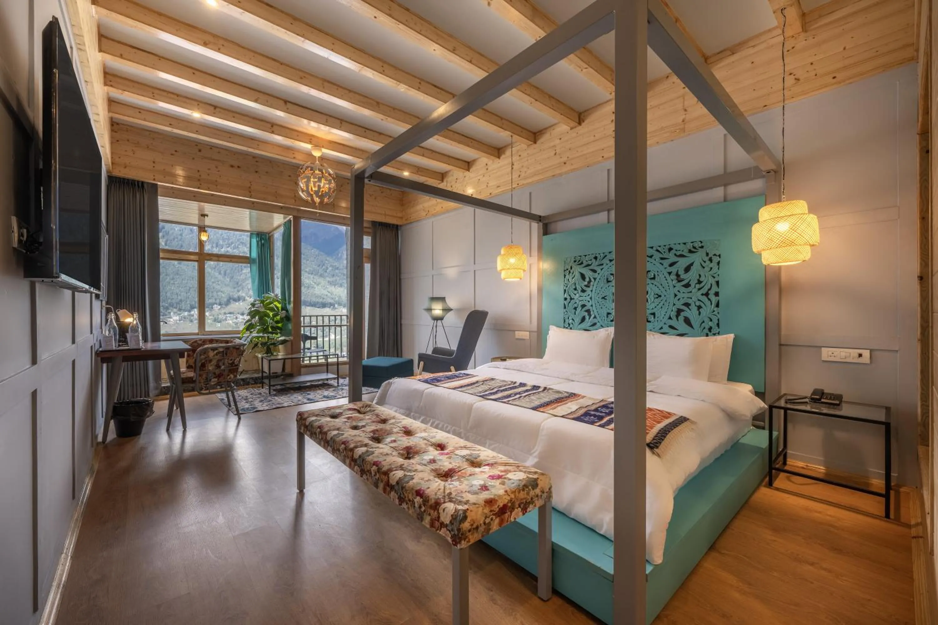 Bed in Echor Himalayan Heights Luxe Manali
