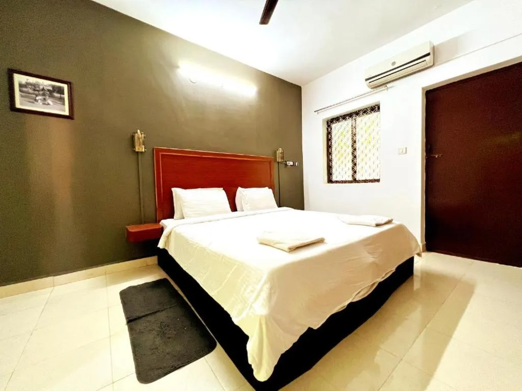 Photo of the whole room, Bed in Vintage Beach Resort