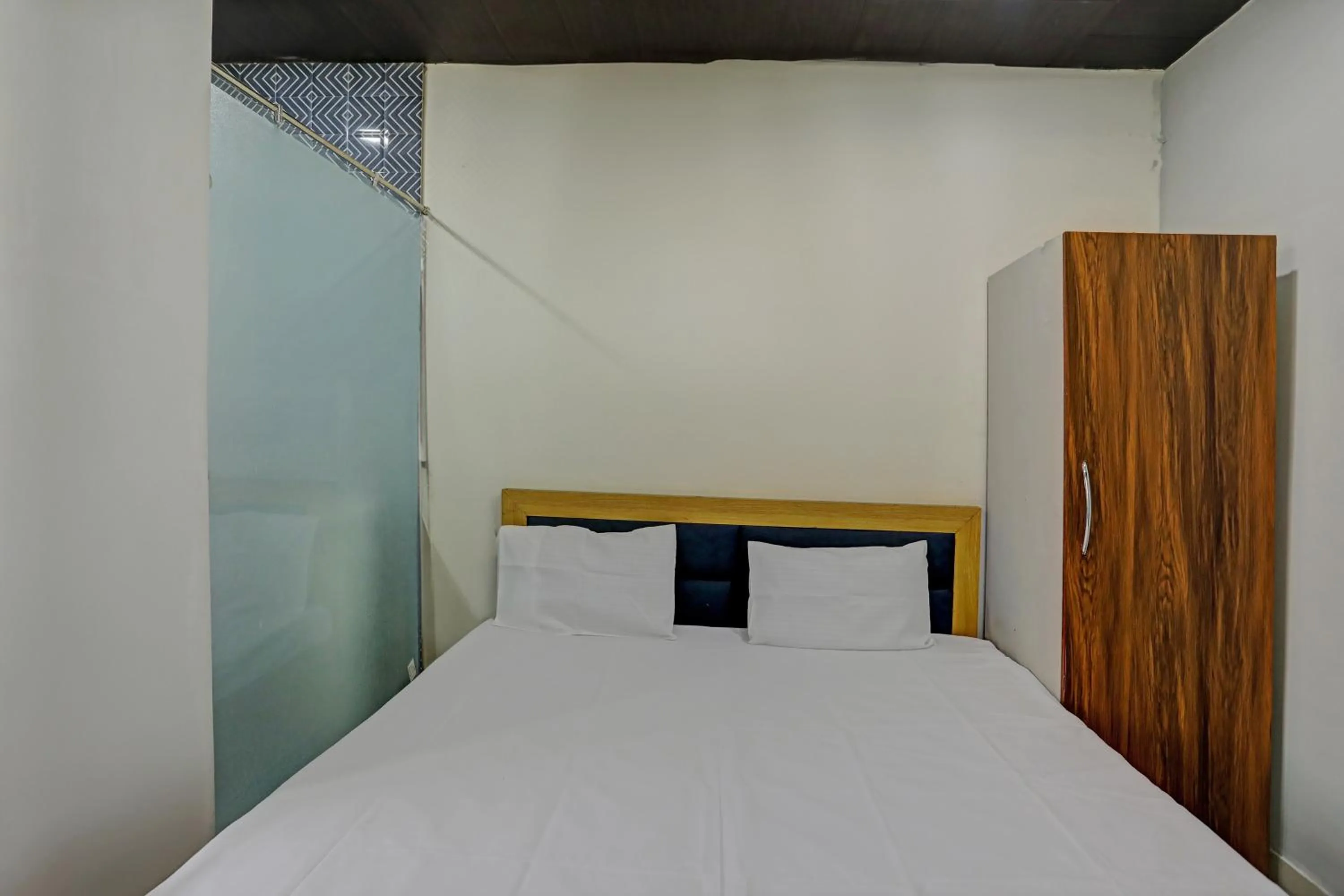Bedroom, Bed in Hotel O Krishna Guest House & PG
