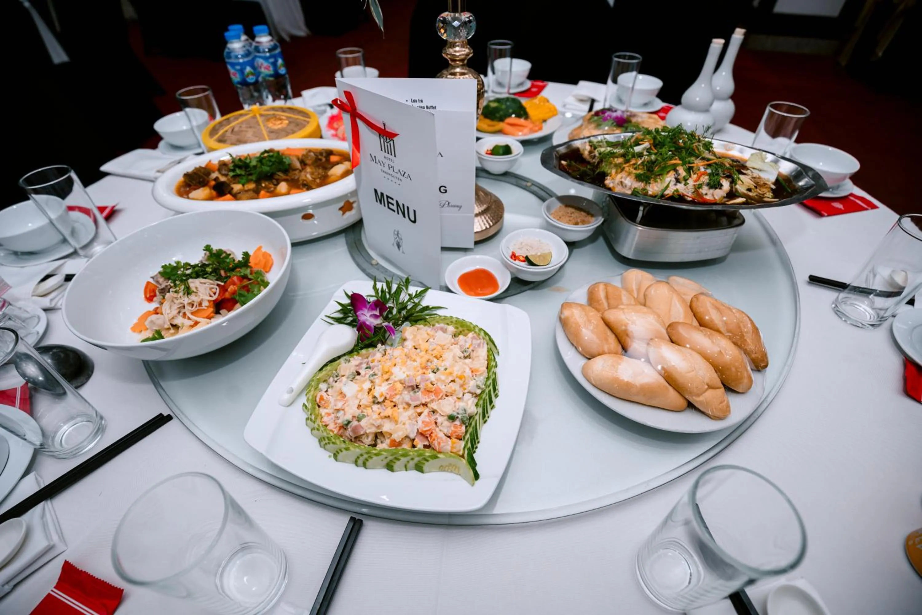 Food and drinks in MAY PLAZA HOTEL