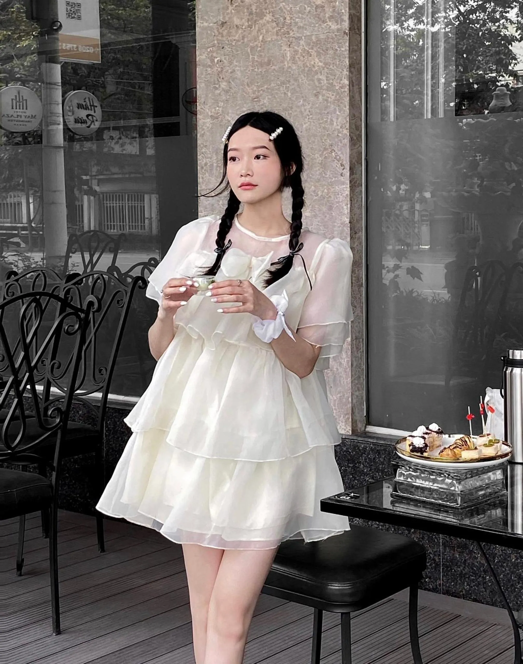 Restaurant/places to eat in MAY PLAZA HOTEL