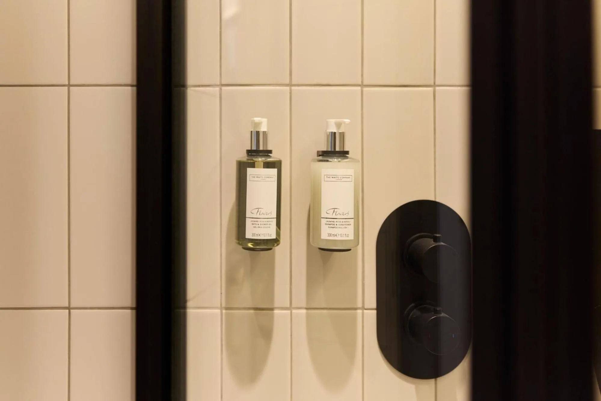 Shower in The Edwin Hotel