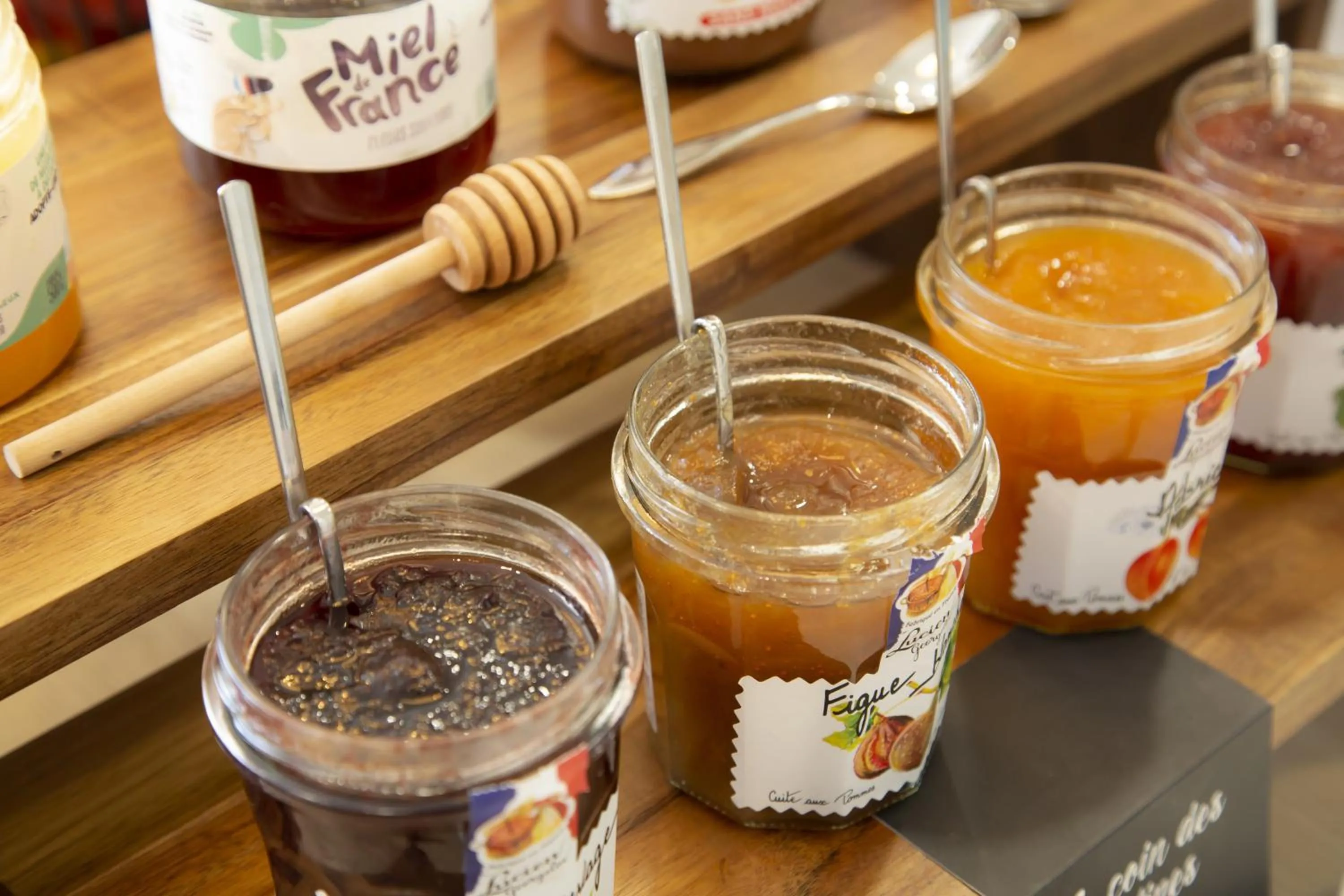 Breakfast in Appart'hôtel Odalys City - Nîmes Arènes - Palais des Congrès