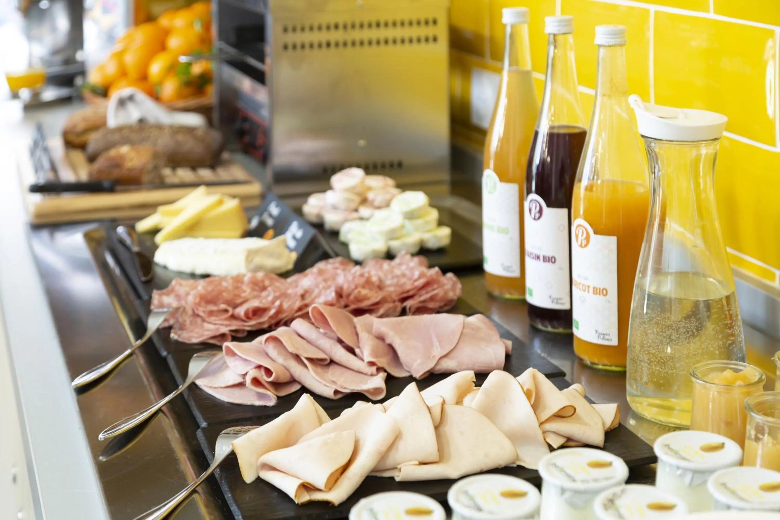 Breakfast in Appart'hôtel Odalys City - Nîmes Arènes - Palais des Congrès