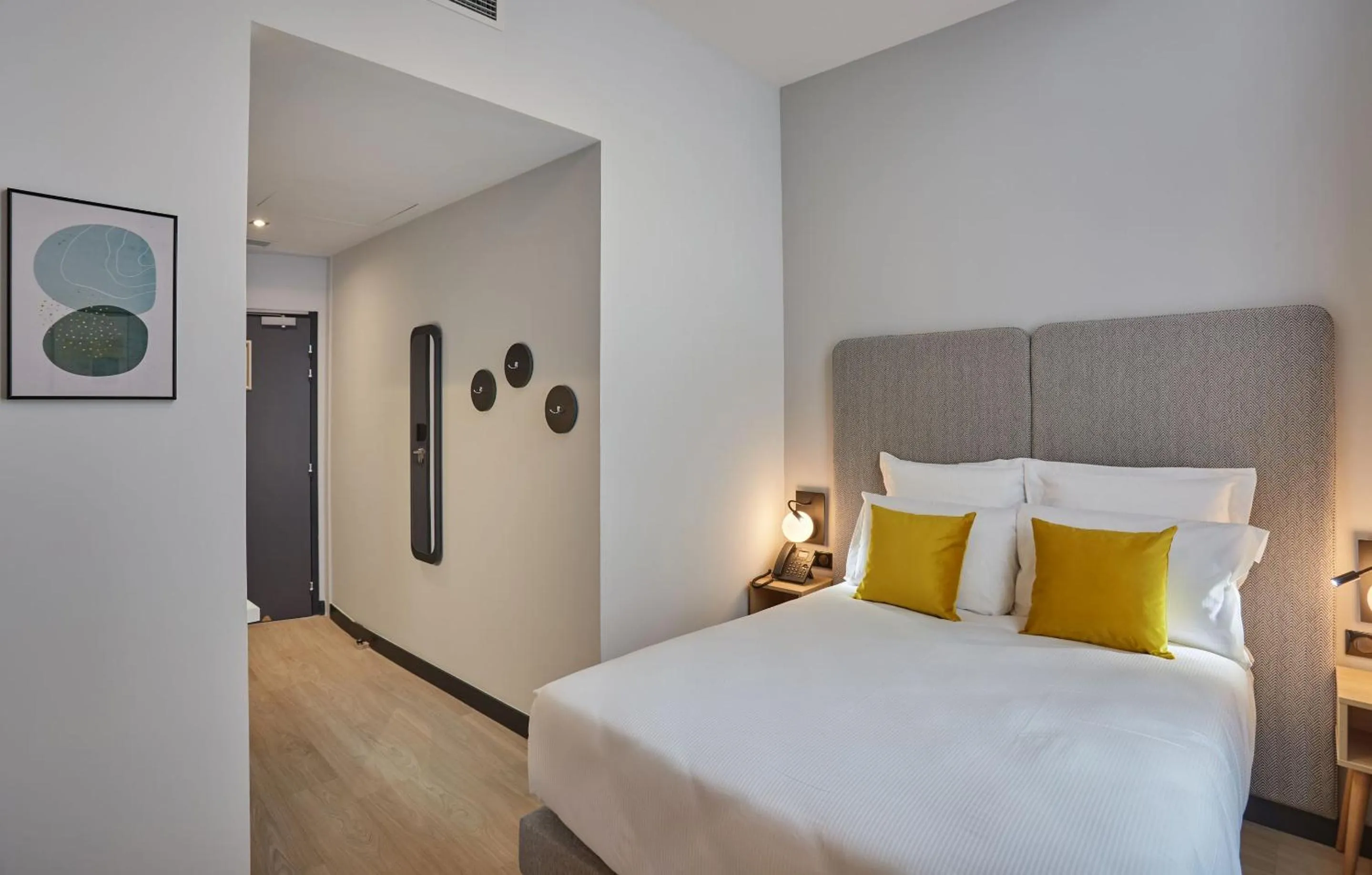 Bedroom, Bed in Appart'hôtel Odalys City - Nîmes Arènes - Palais des Congrès