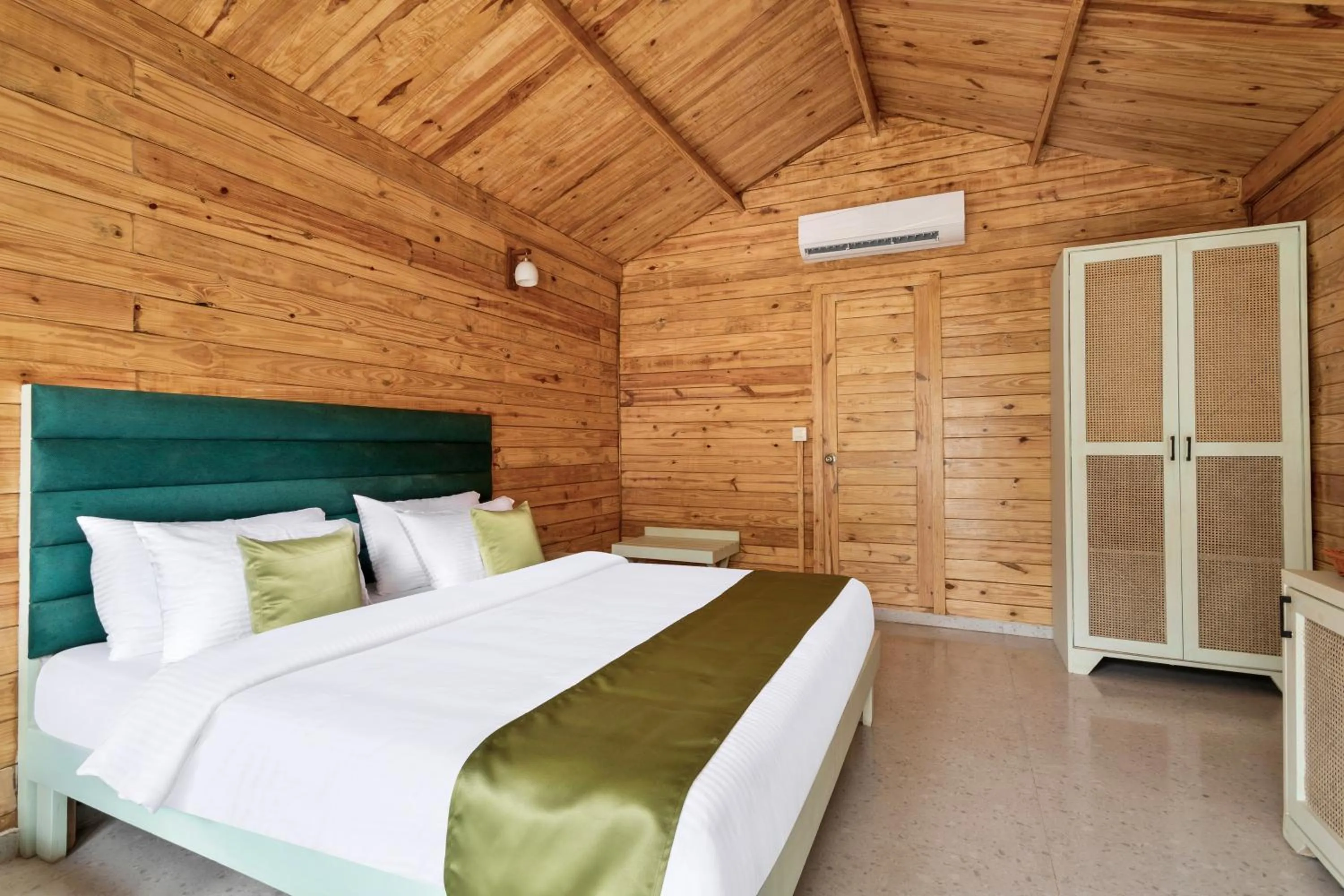 Bed in Stone Wood Premier Dandeli