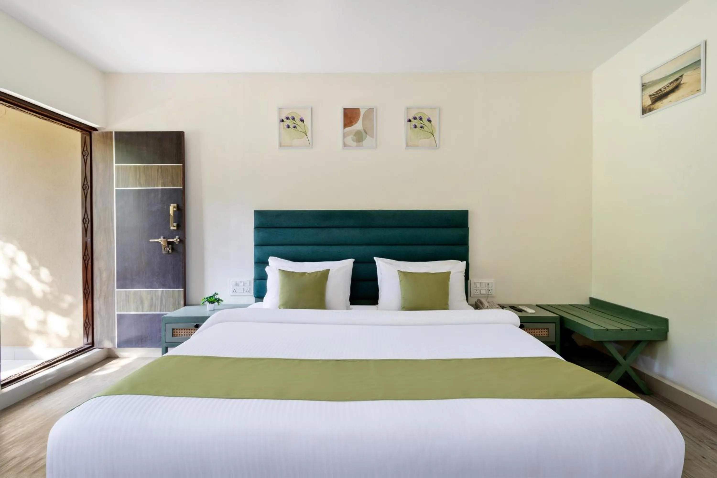 Bed in Stone Wood Premier Dandeli