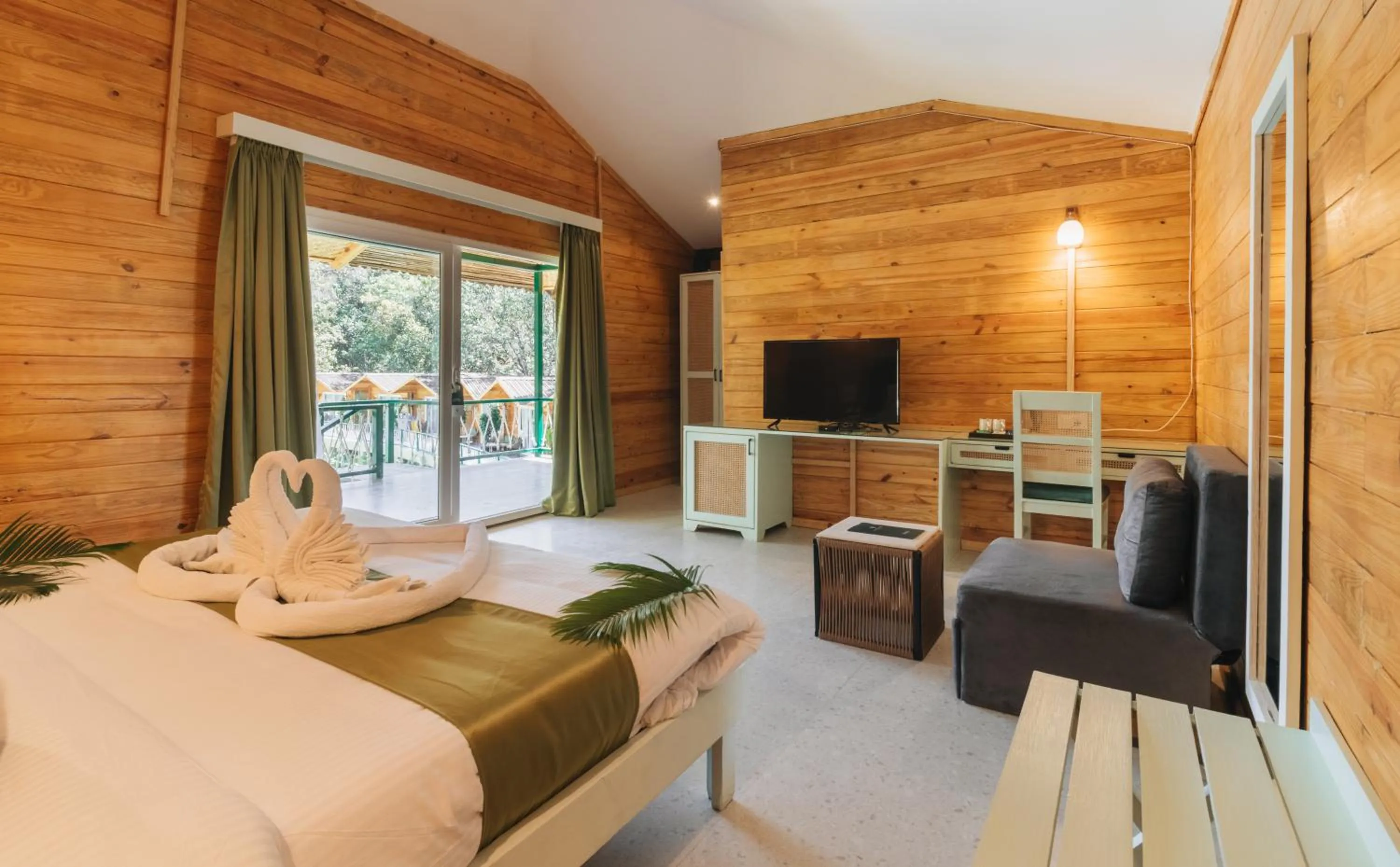 Photo of the whole room, Bed in Stone Wood Premier Dandeli