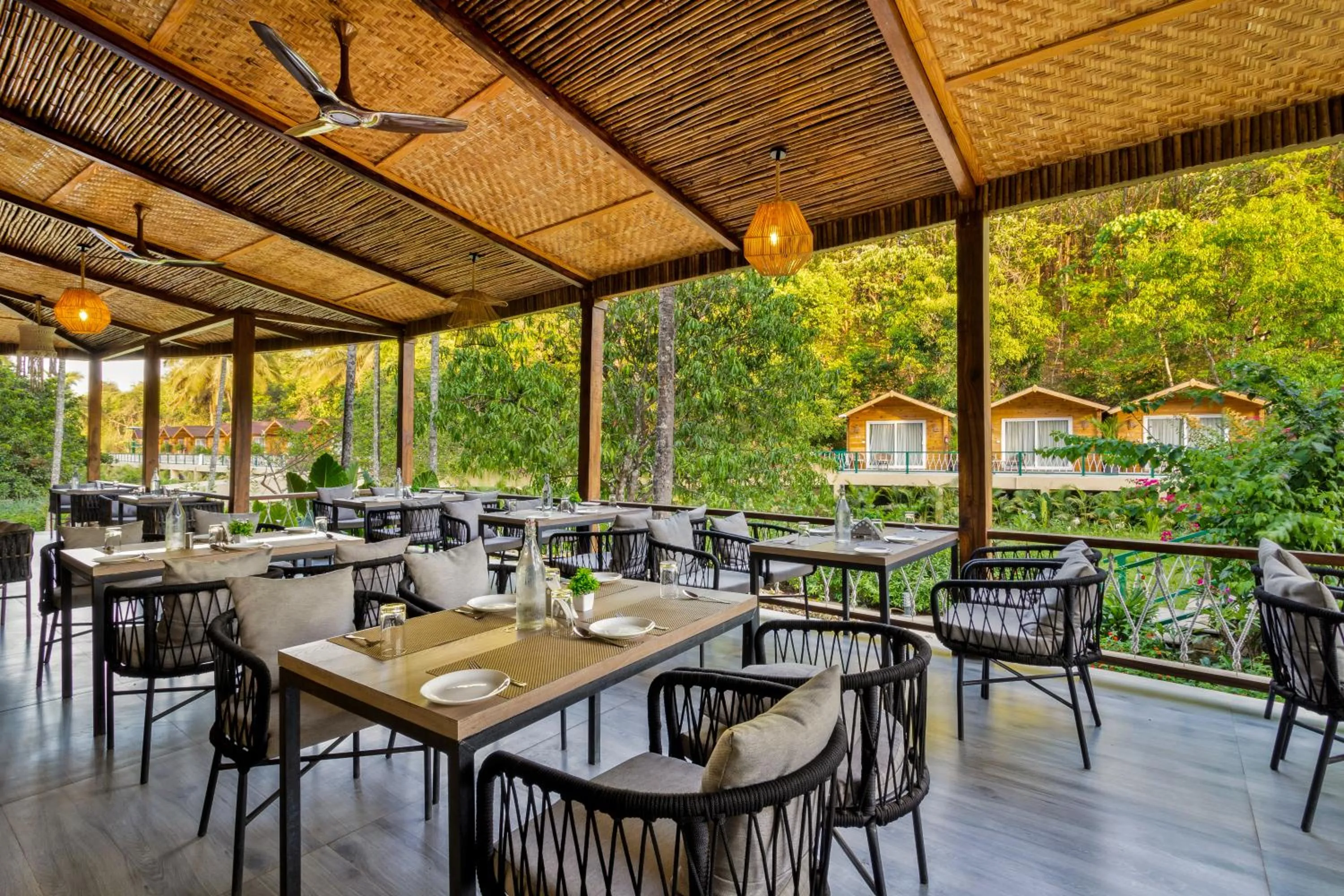 Restaurant/places to eat in Stone Wood Premier Dandeli