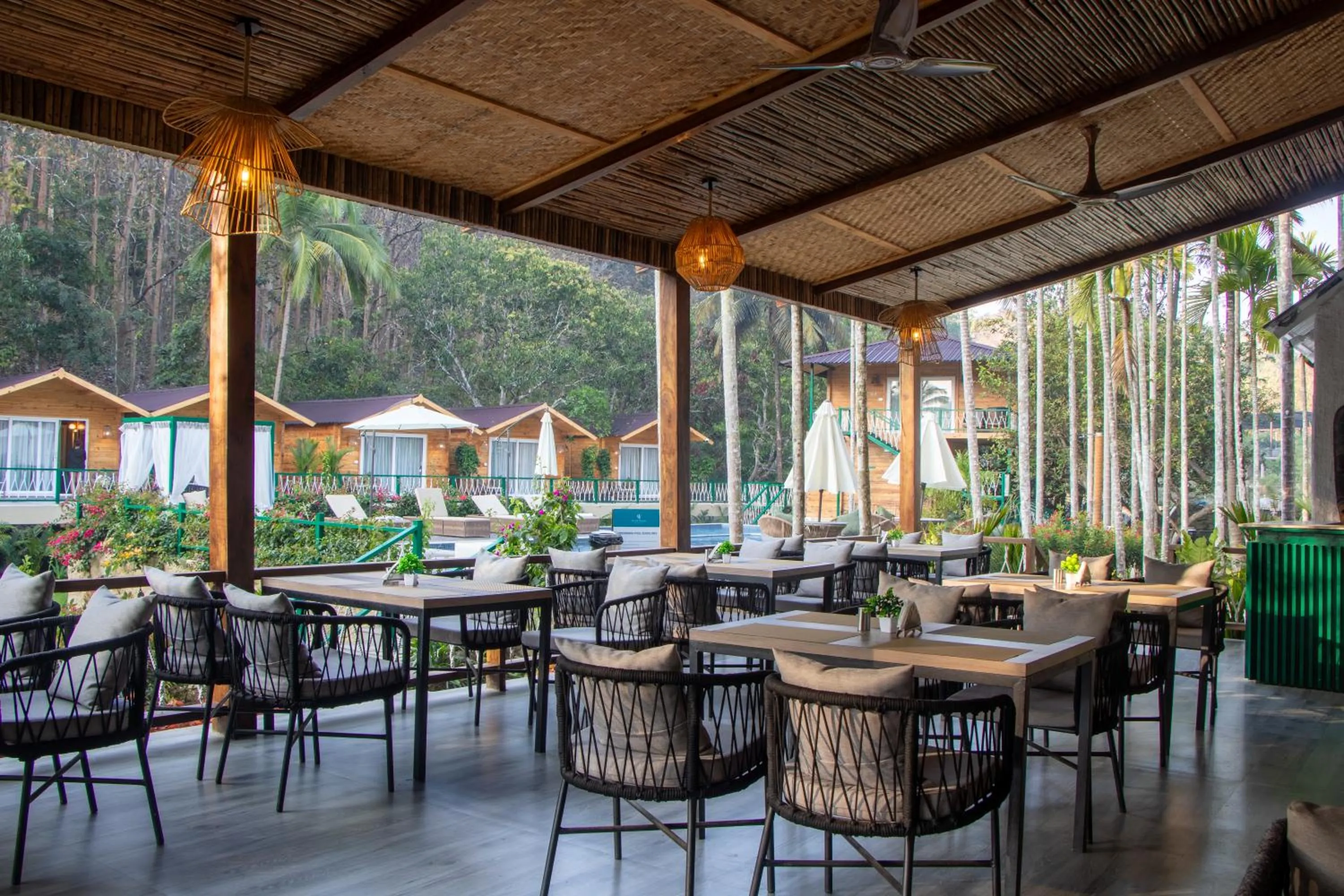 Restaurant/places to eat in Stone Wood Premier Dandeli