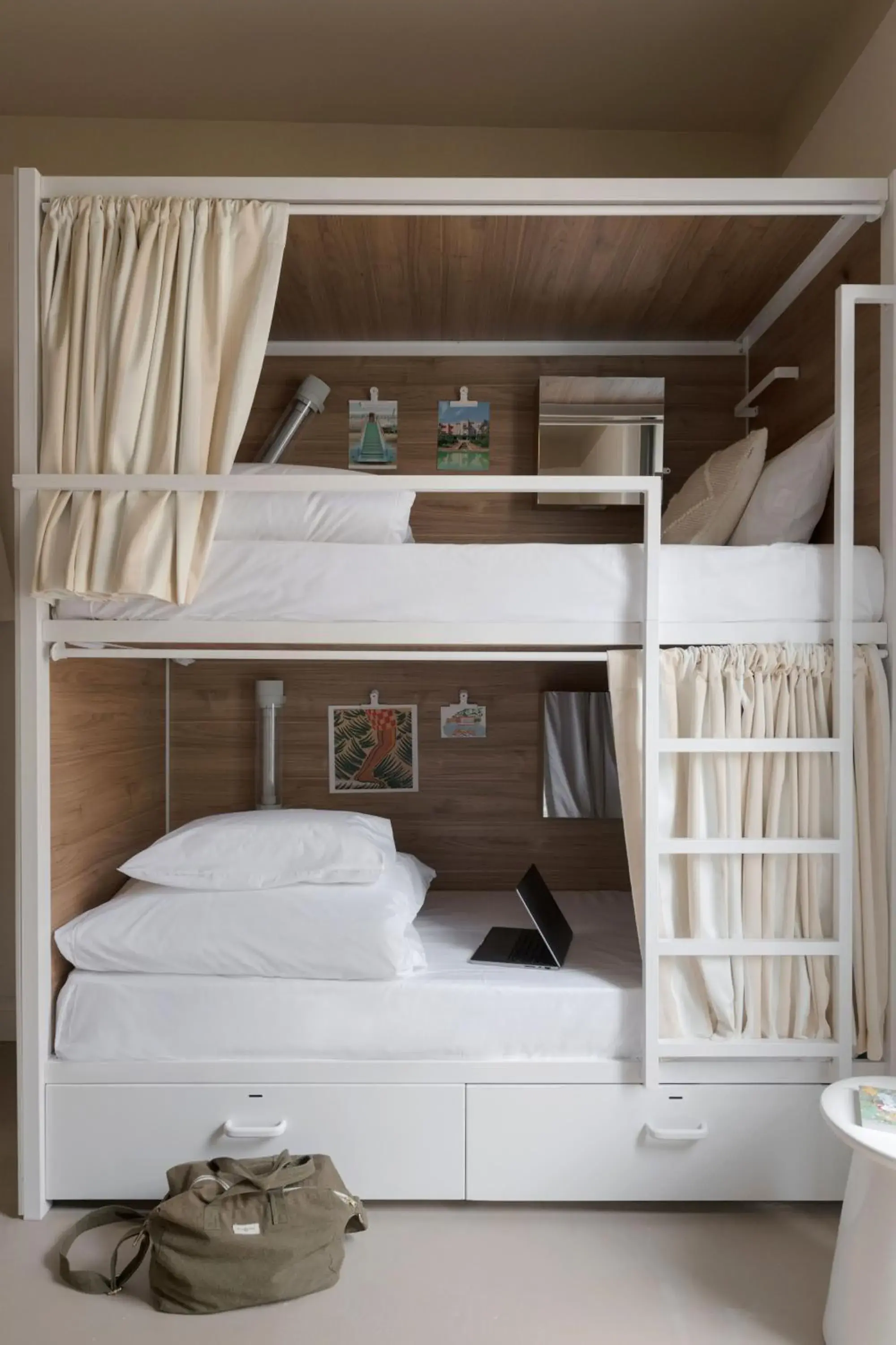 Quadruple Room with Shared Bathroom in SLO Hostel Nice Quadruple Room with Shared Bathroom in SLO Hostel Nice