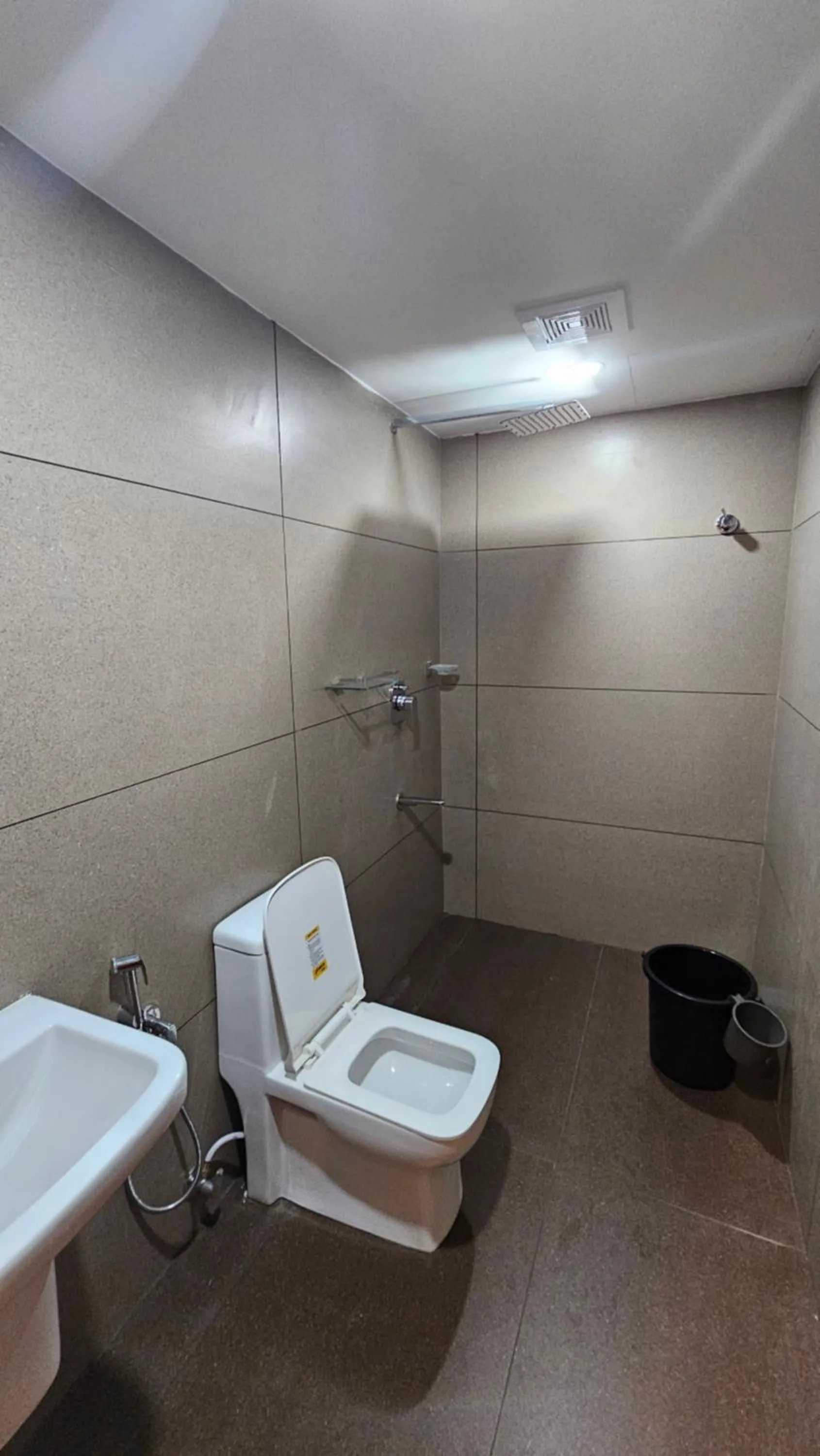 Shower in Heres Haut Residency