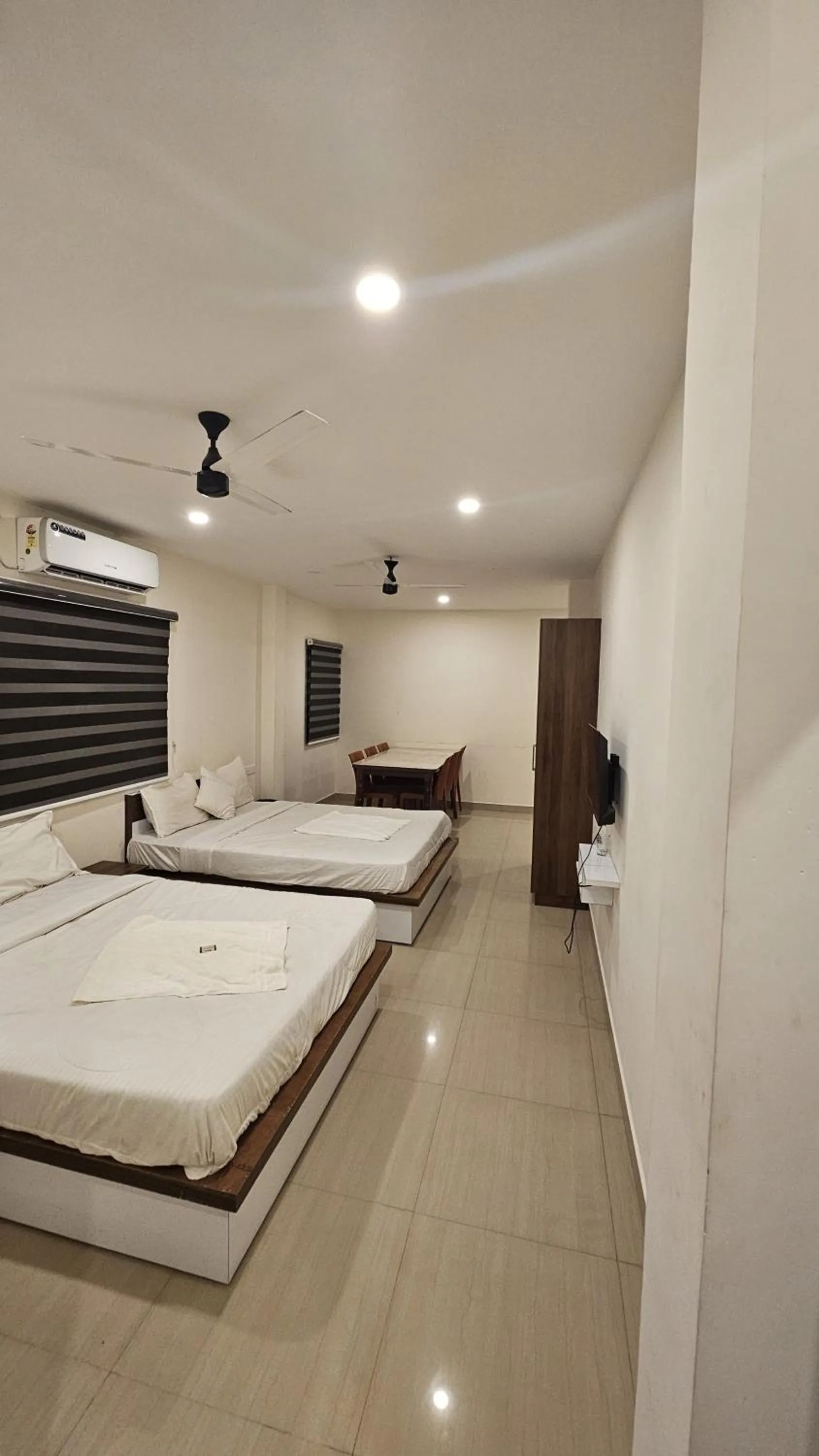 Bed in Heres Haut Residency