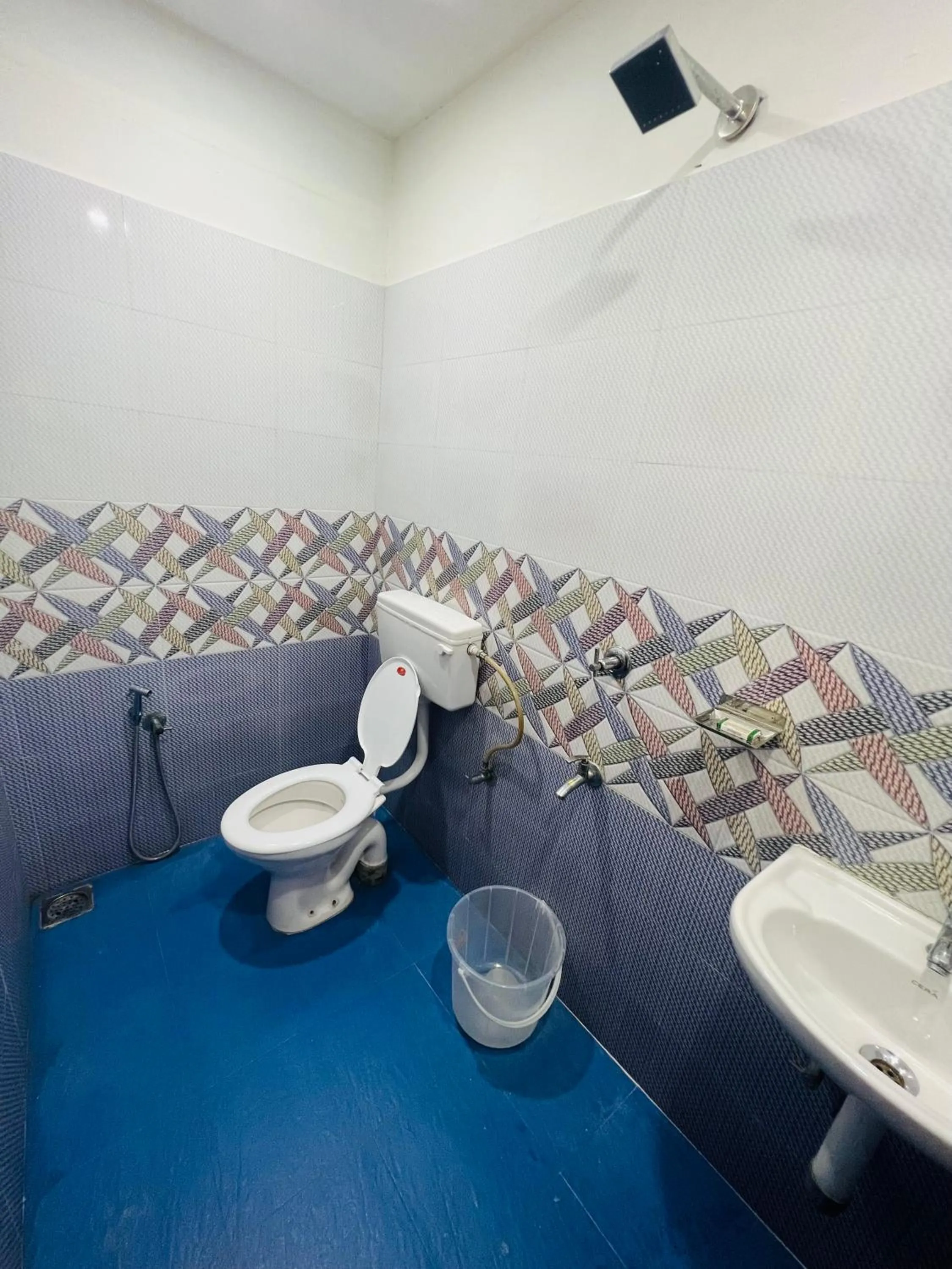 Toilet in Heres Haut Residency