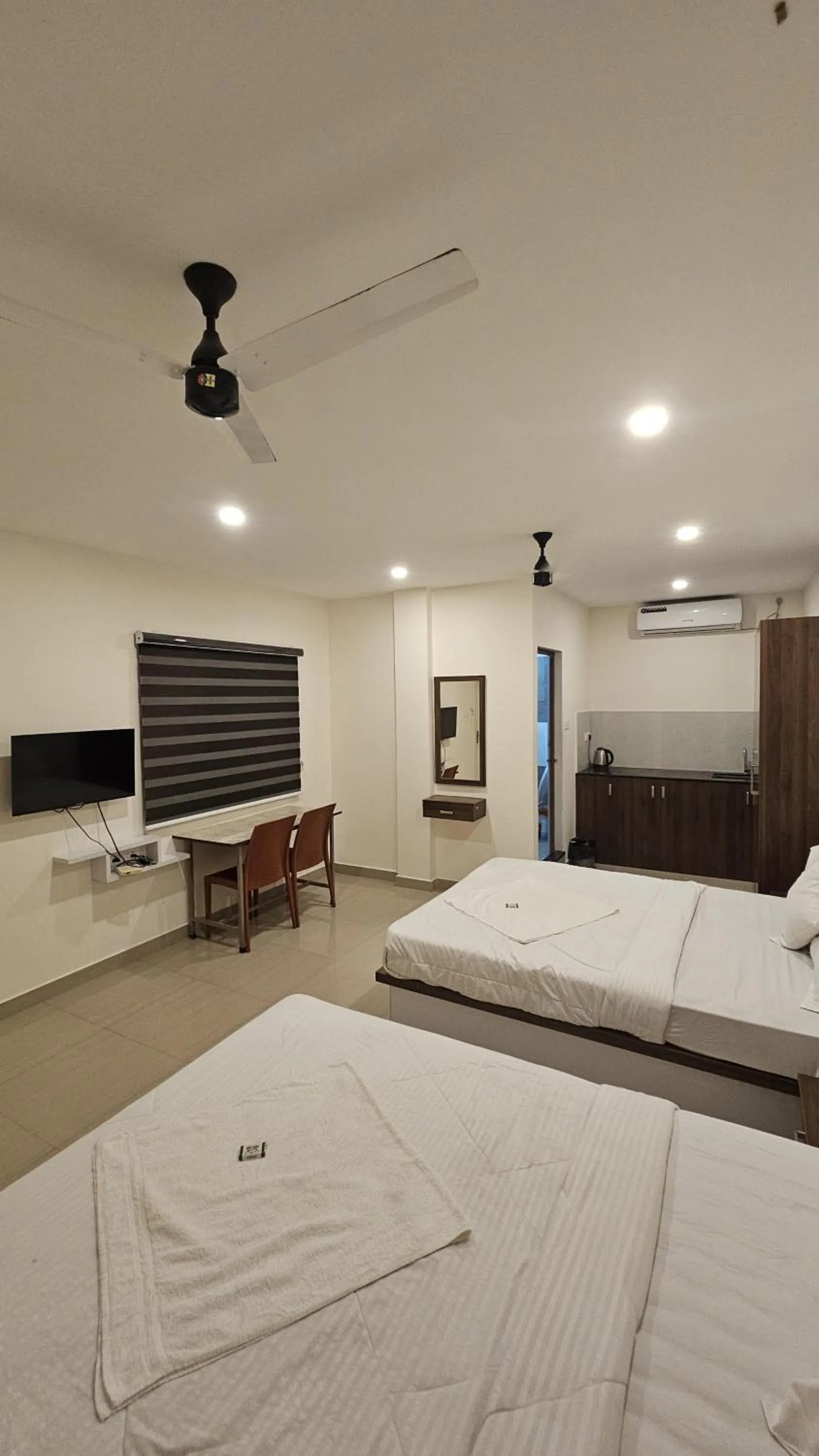 Bed in Heres Haut Residency