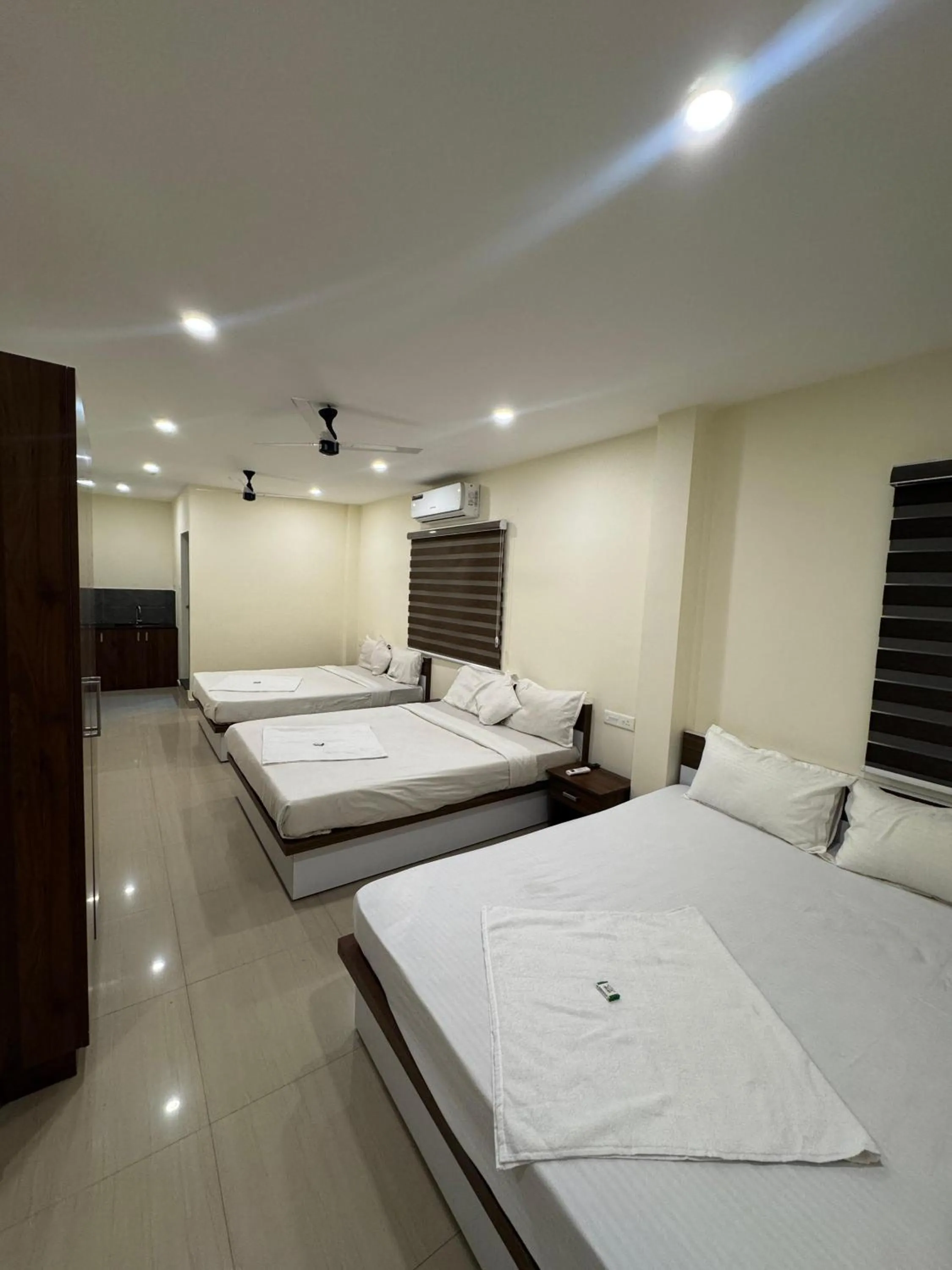 Bed in Heres Haut Residency