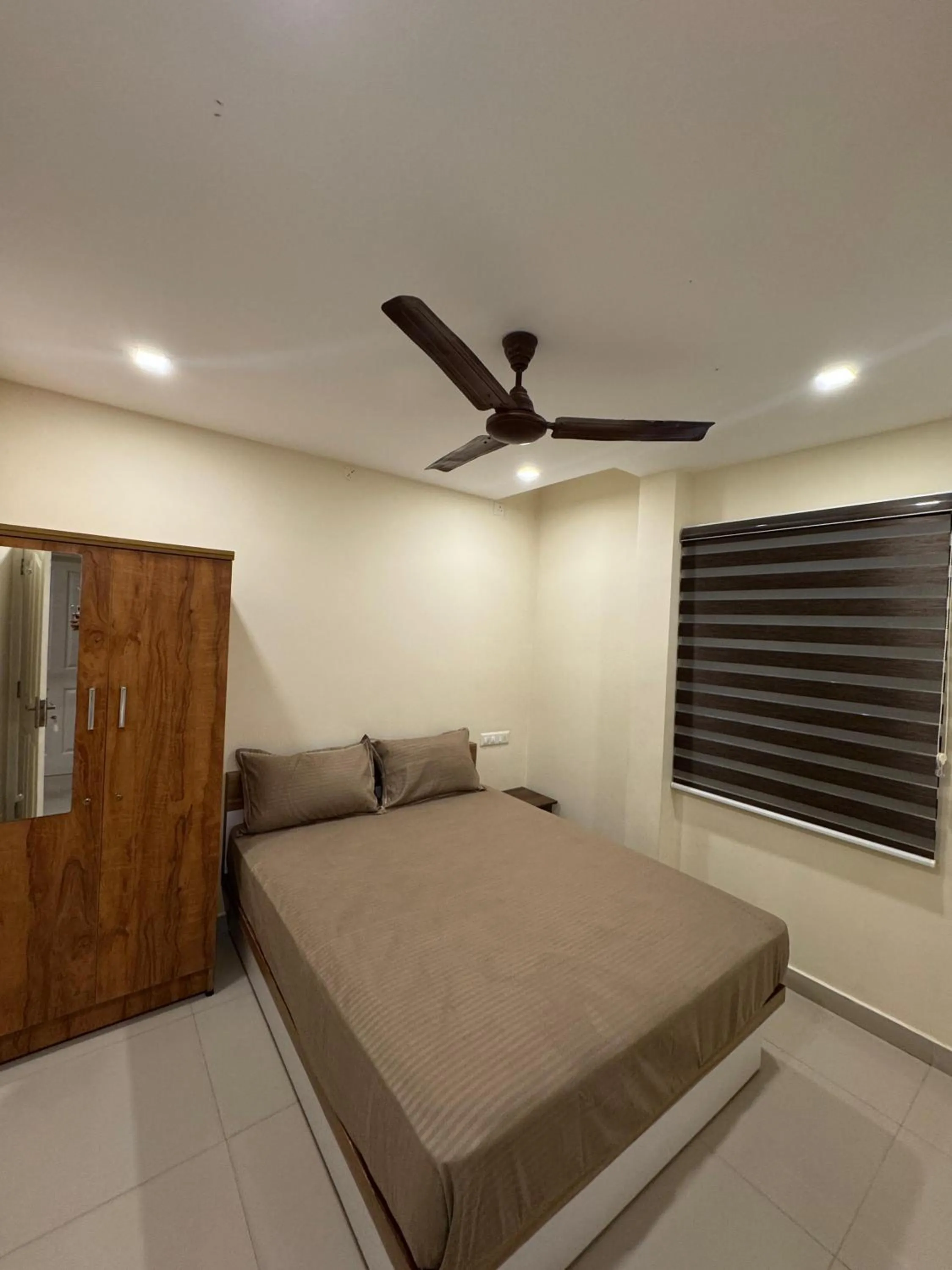 Bed in Heres Haut Residency