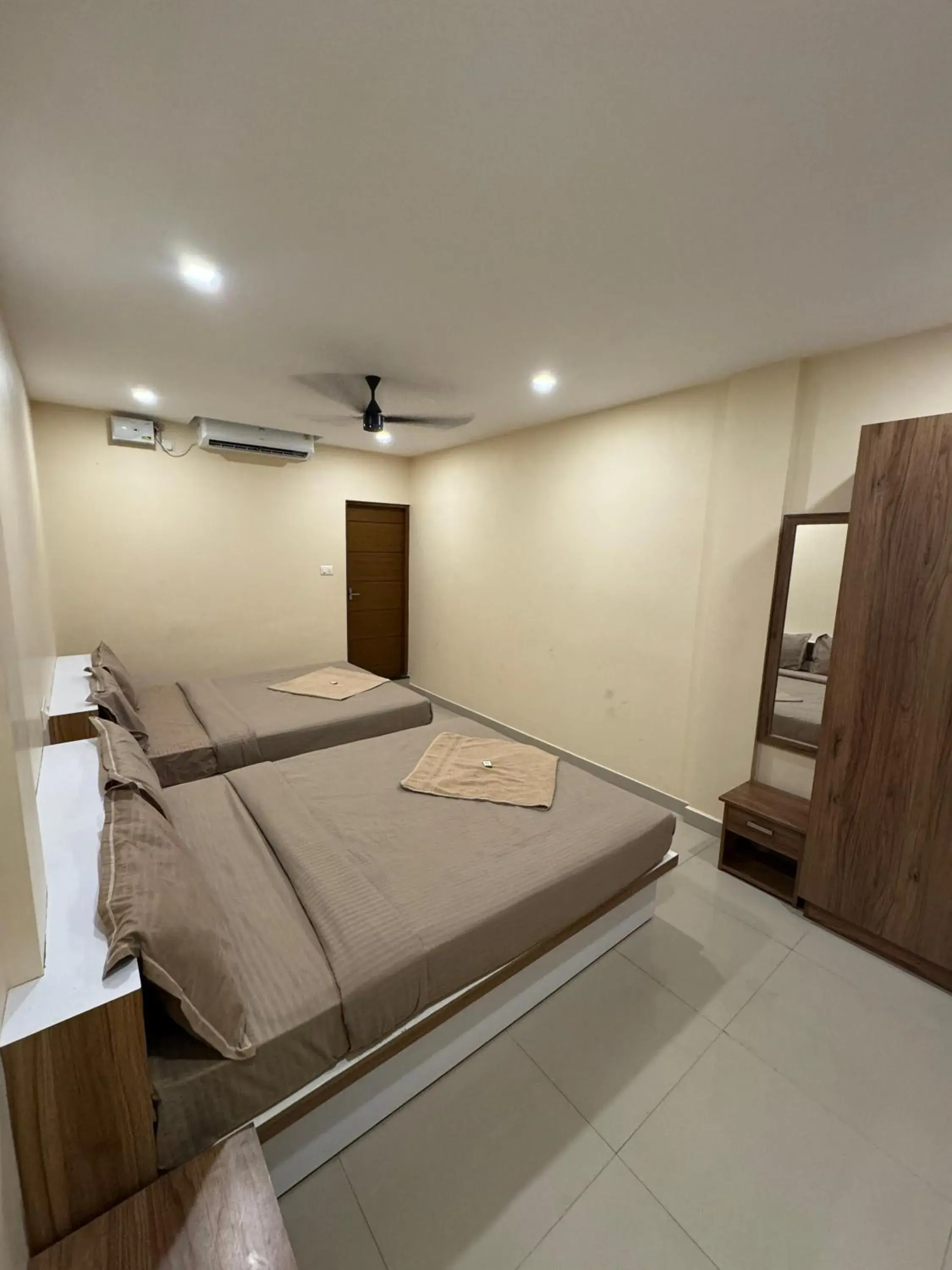 One-Bedroom Apartment in Heres Haut Residency One-Bedroom Apartment in Heres Haut Residency