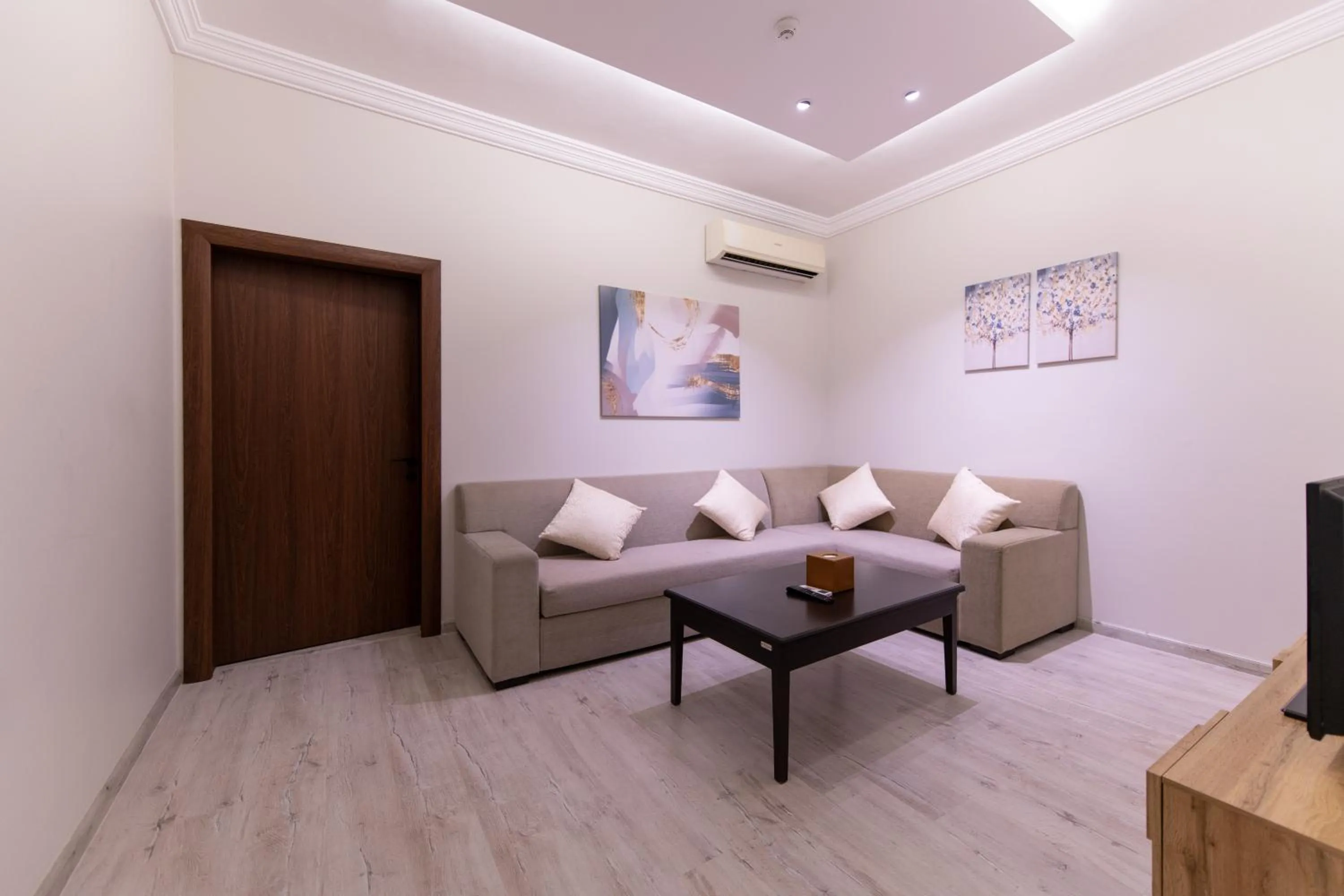 TV and multimedia in Meral Oasis Resort Taif