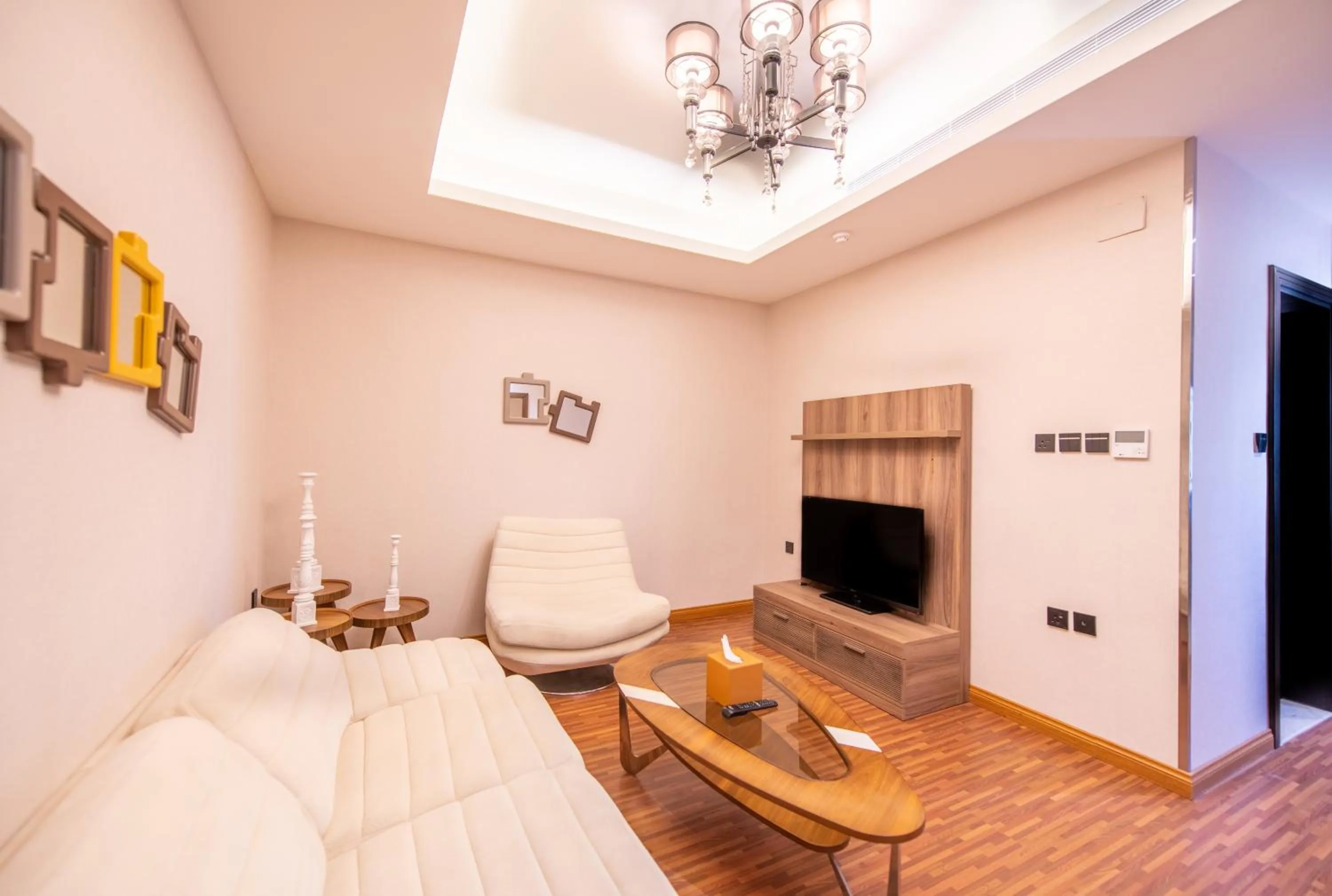 Communal lounge/ TV room in Meral Oasis Resort Taif