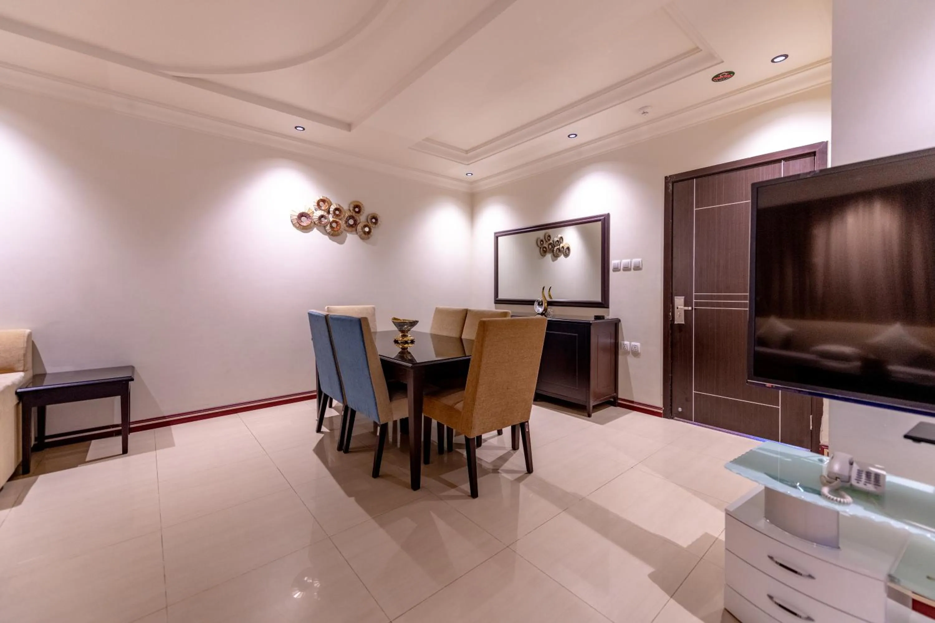 TV and multimedia in Meral Oasis Resort Taif