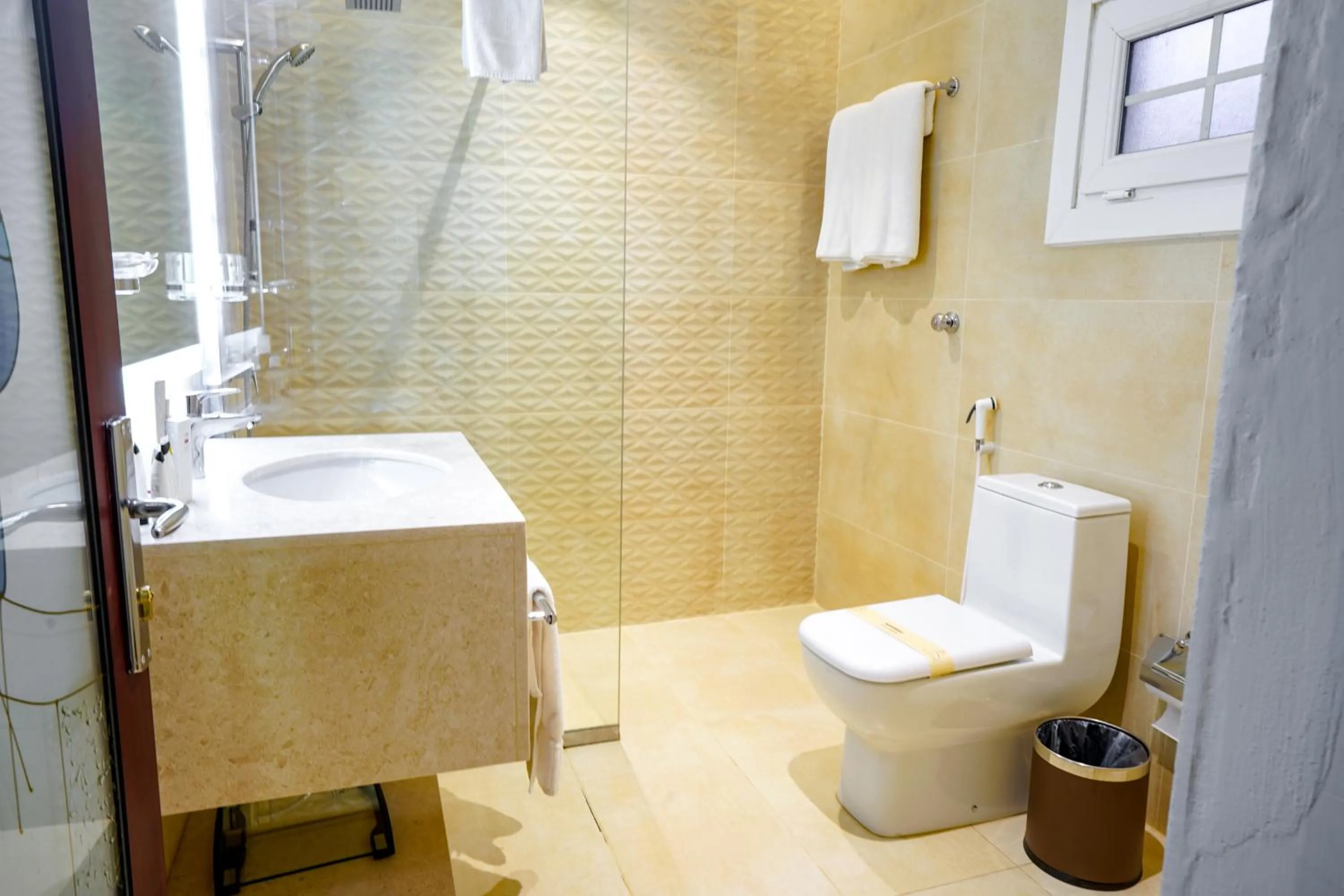 Shower in Meral Oasis Resort Taif