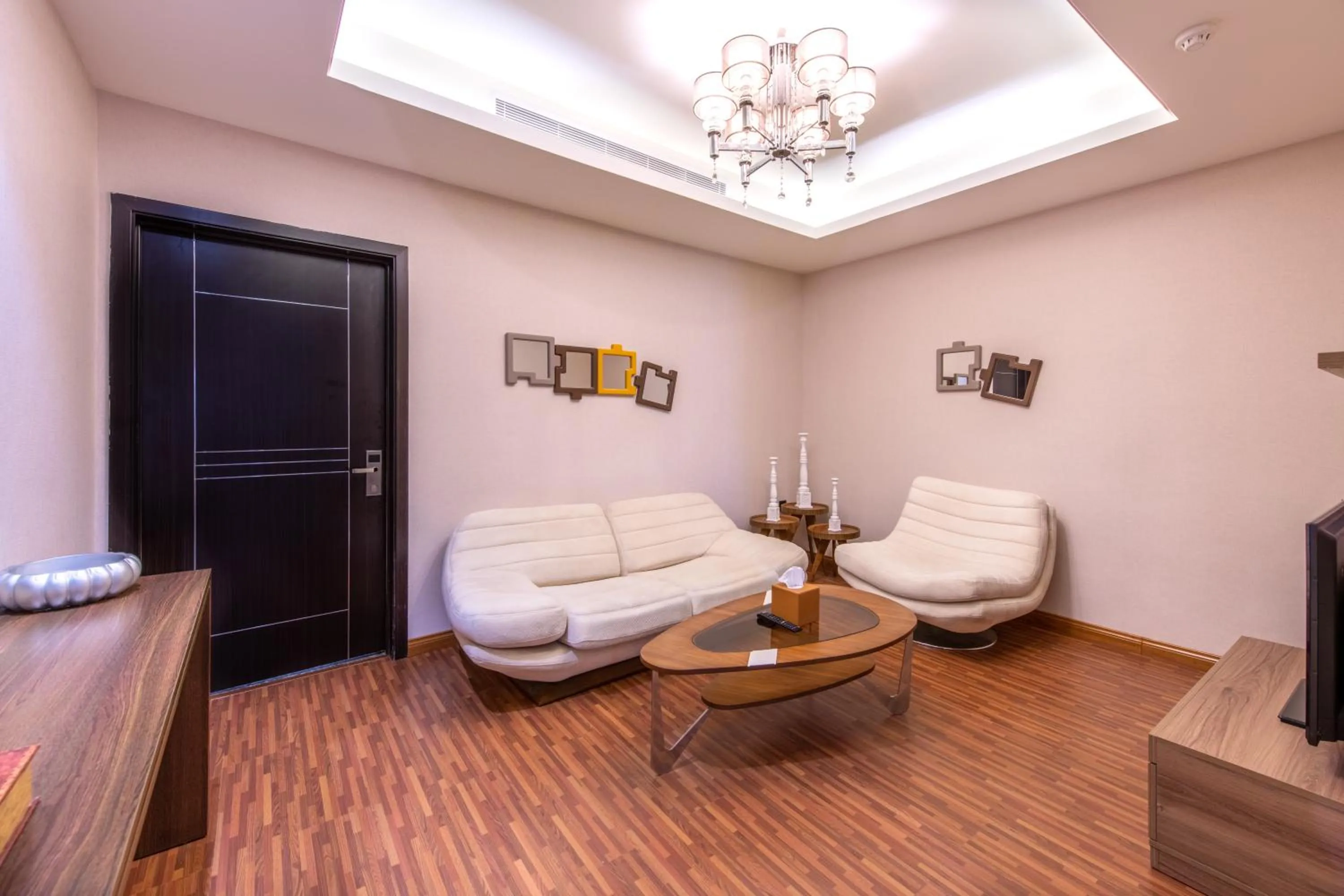 Seating area in Meral Oasis Resort Taif