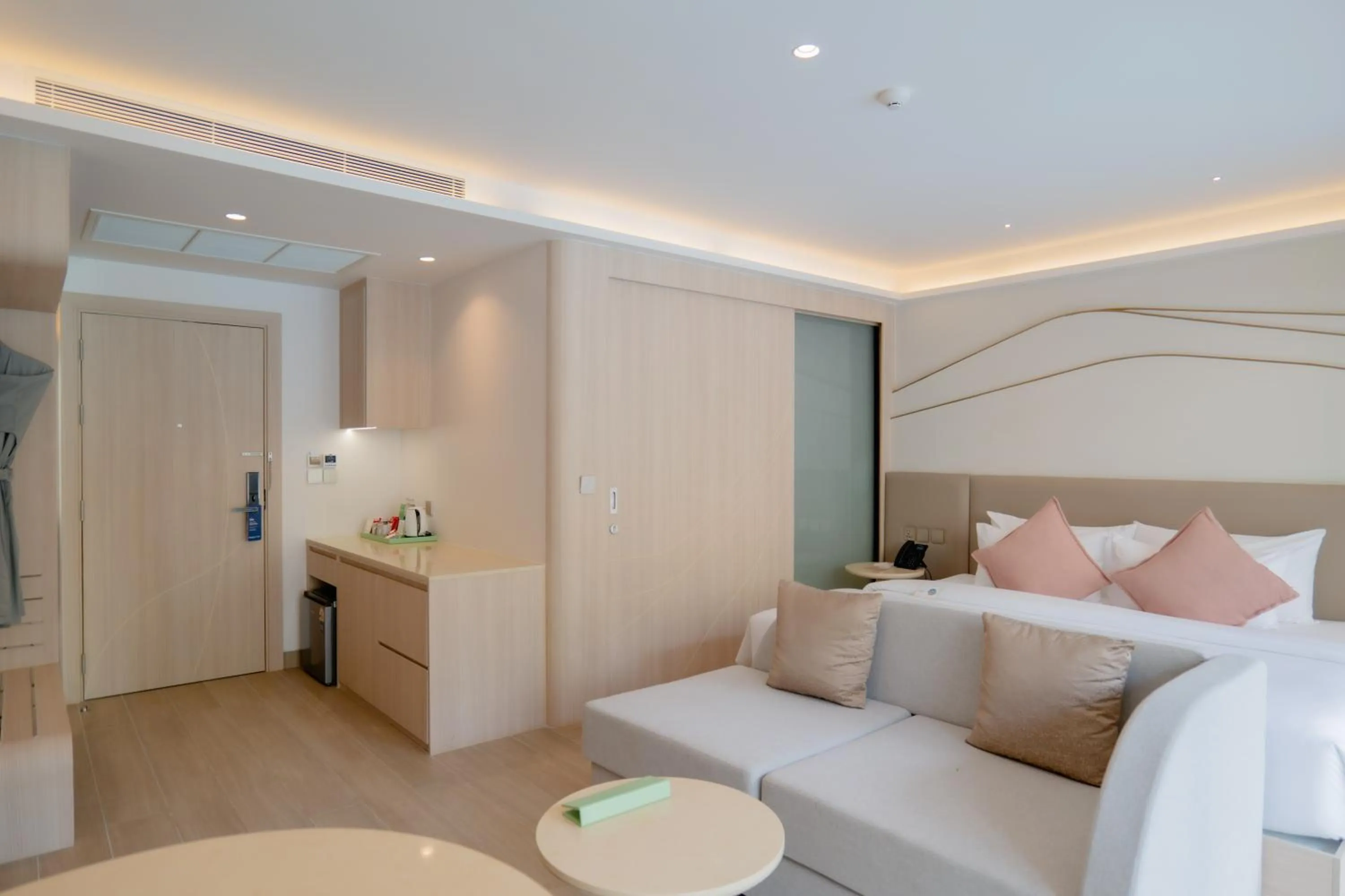 Photo of the whole room, Bed in Wyndham Garden Naithon Phuket