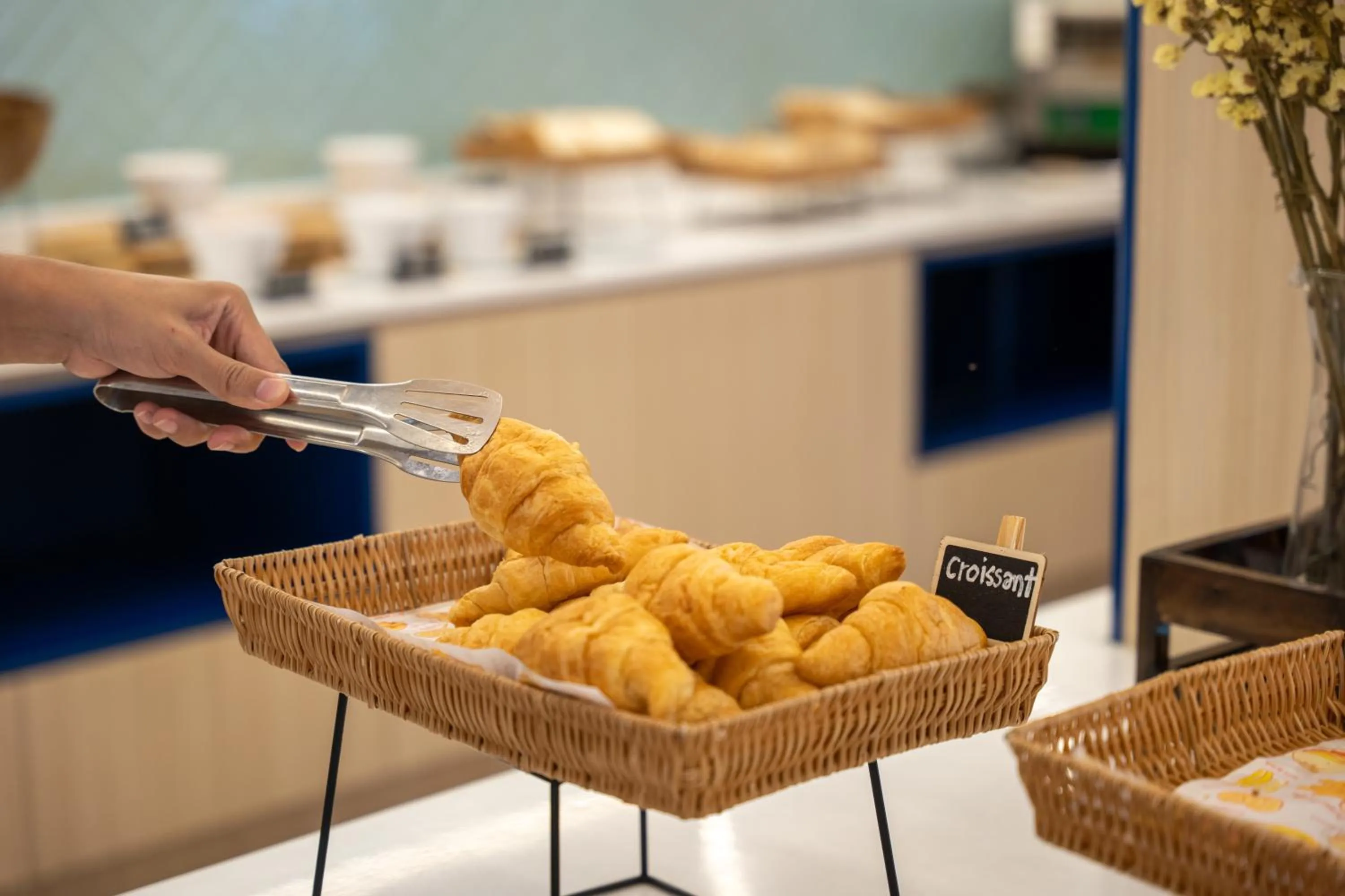 Restaurant/places to eat in Wyndham Garden Naithon Phuket