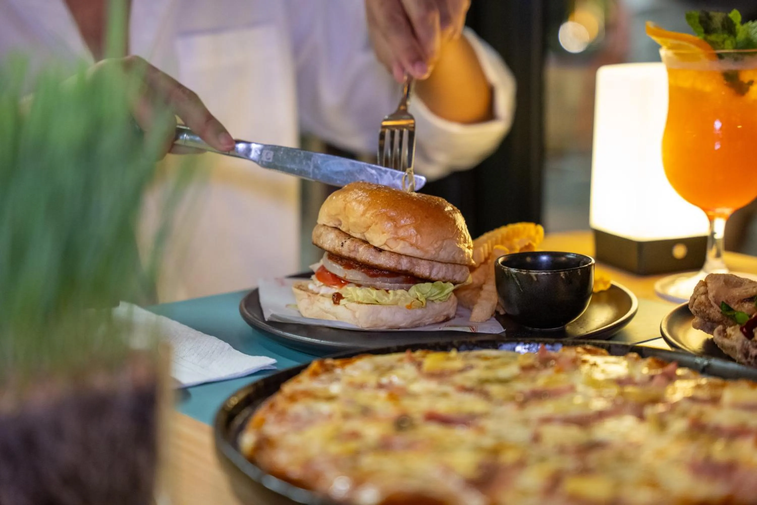 Restaurant/places to eat in Wyndham Garden Naithon Phuket