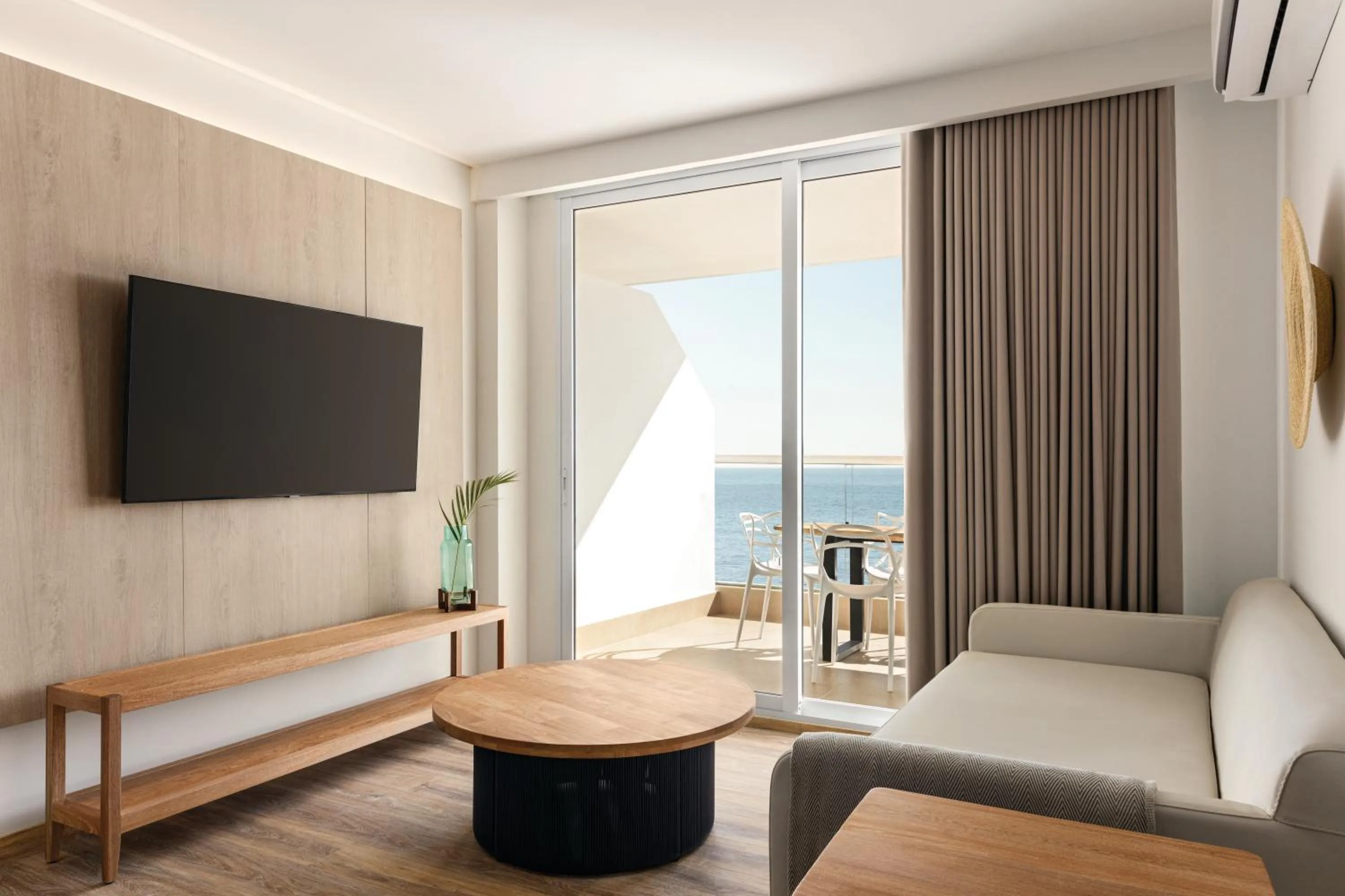 Living room in Wyndham Residences Santa Marta Aluna Beach Club