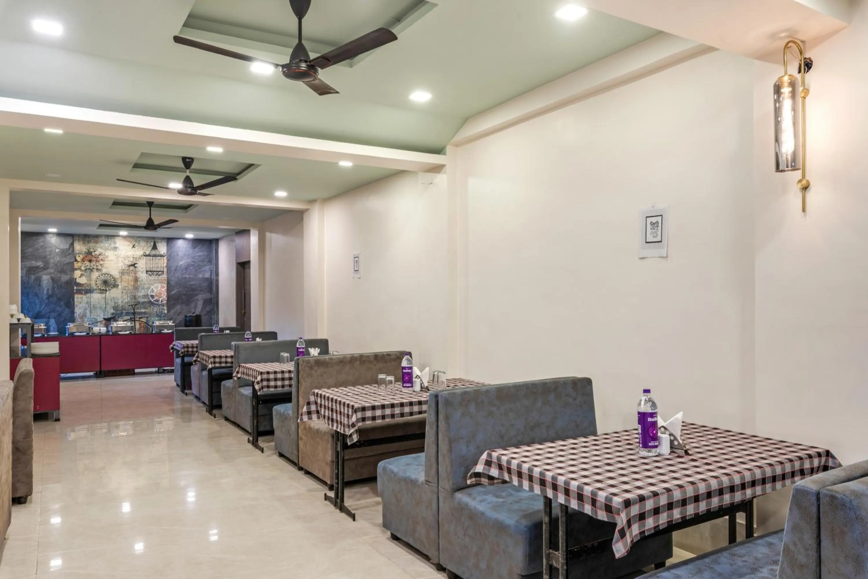 Restaurant/places to eat in Emerald Retreat