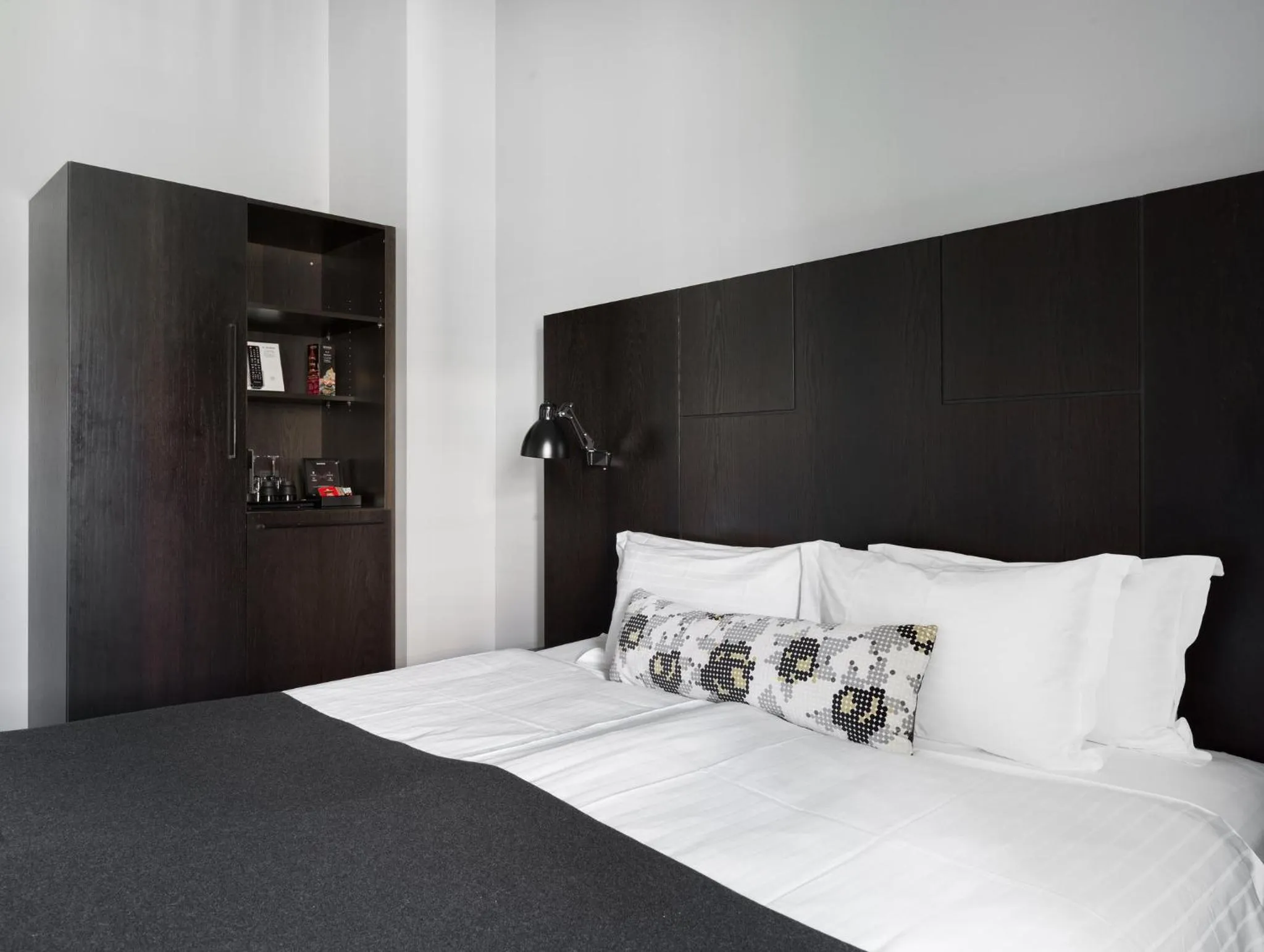 Bedroom, Bed in Apótek Hotel Reykjavík by Keahotels